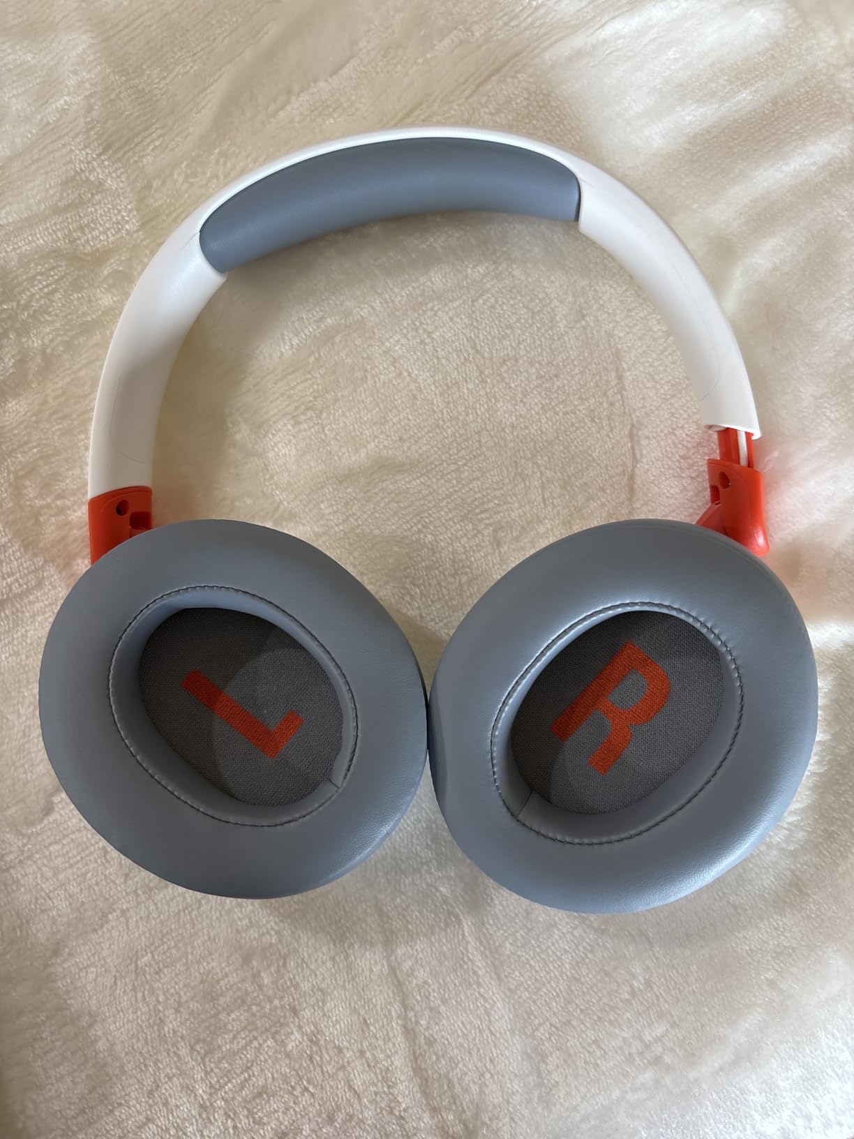JBL Junior 470NC - Wireless Over-Ear Noise Cancelling Kids Headphones with JBL Safe Sound (<85dB), Fit for Kids, Parental Control with Customizable Volume & Playtime and 50Hr Battery Life (White) customer photo 2
