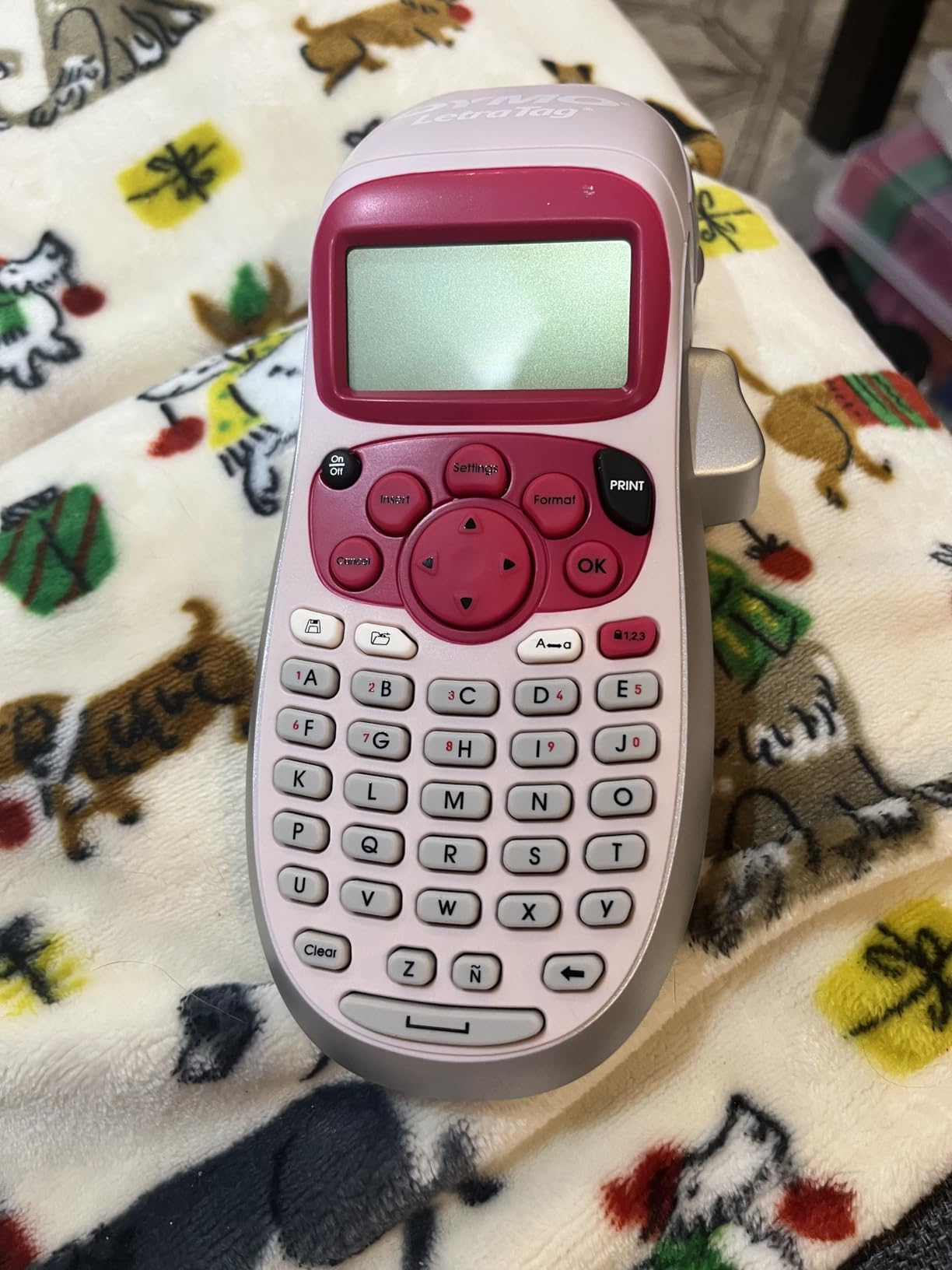 DYMO LetraTag LT-100H Handheld Aesthetic Label Maker, ABC Keyboard Label Printer with Easy-to-Use, 13 Character LCD Screen, Great for Home & Office Organization, Pink customer photo 2