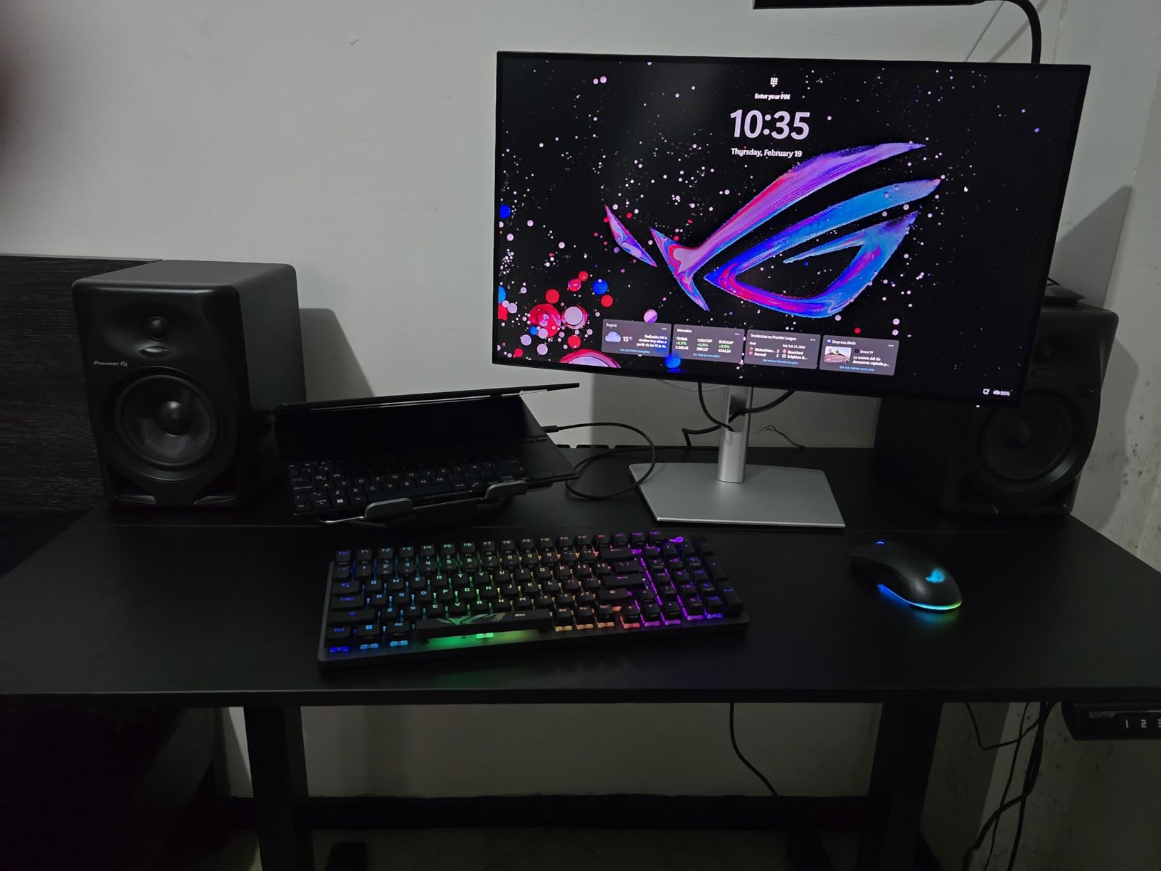 UltraSharp U2725QE 27 Inch 4K UHD IPS Black Monitor with 120Hz and Thunderbolt 4 customer photo 1