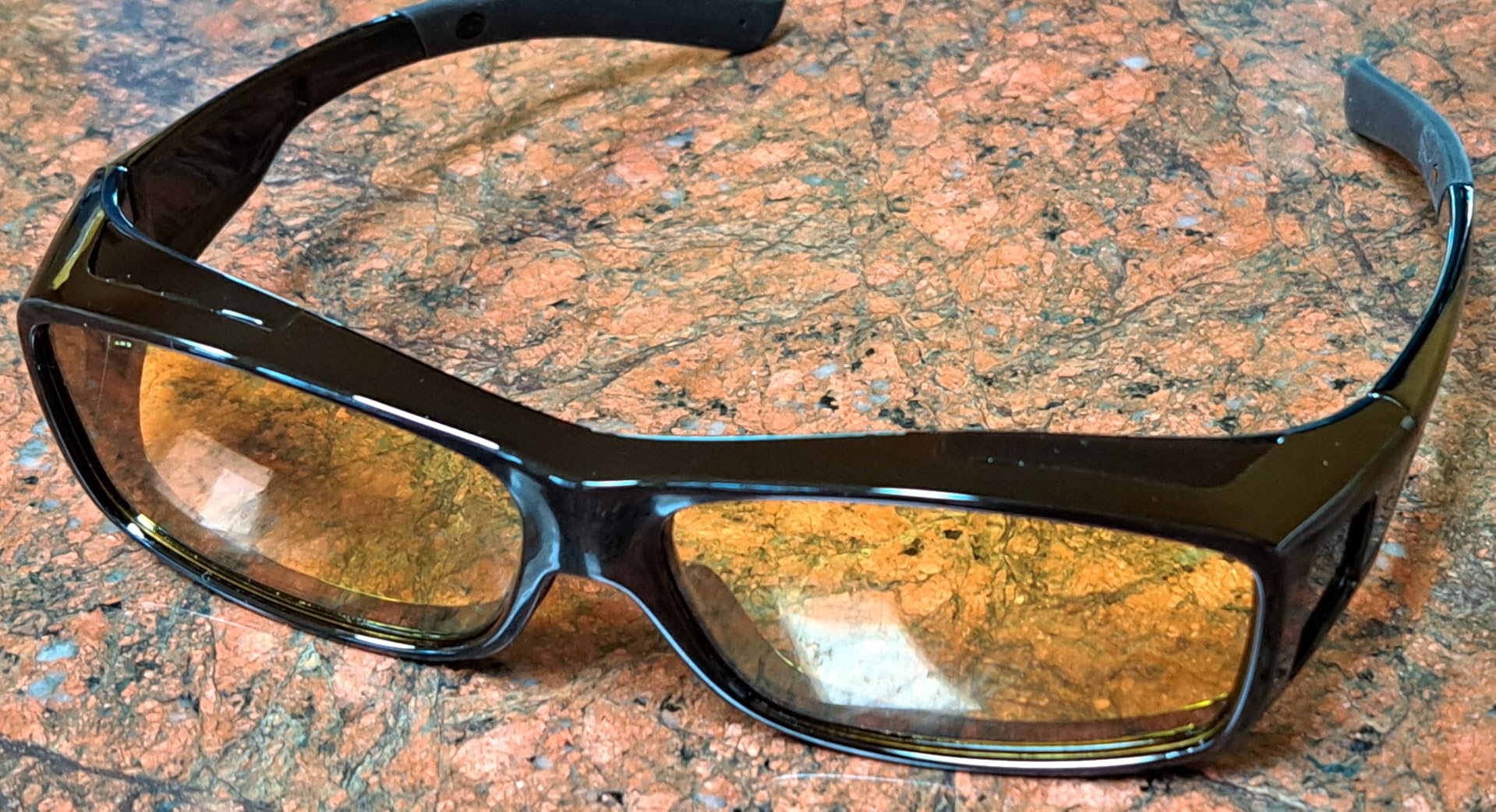 Night Vision Driving Over Glasses, Nighttime Glasses Men Women Anti Glare Yellow Tinted Lens Lightweight customer photo 2