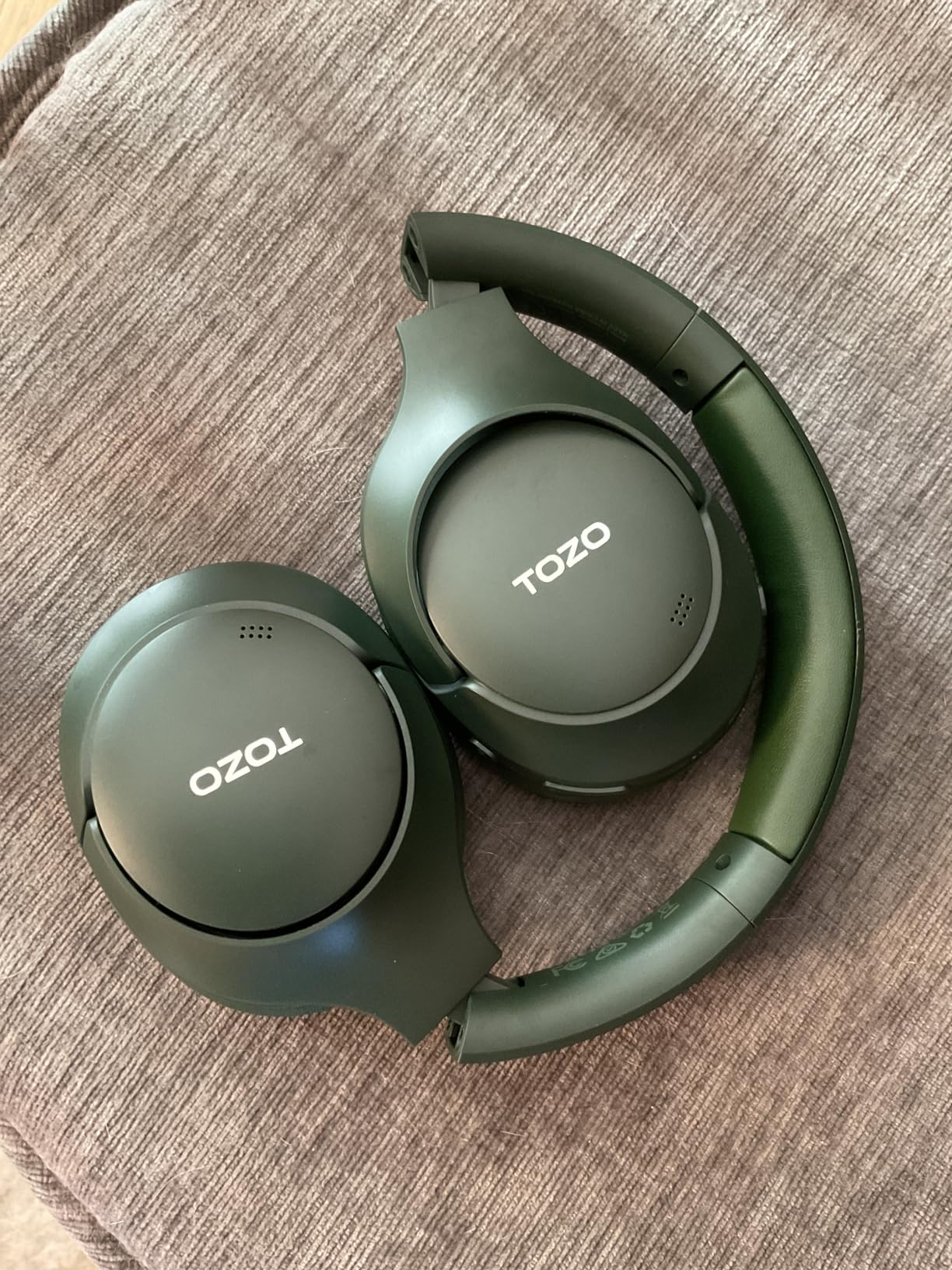 TOZO HT3 Hybrid Noise Cancelling Headphones, 90H Battery Life Wireless Over Ear Bluetooth 6.0 Foldable Headset, AI Voice Assistant with 5 Mics, Connect 2 Devices and Hi-Res Sound, 32 EQ Audio Presets customer photo 2