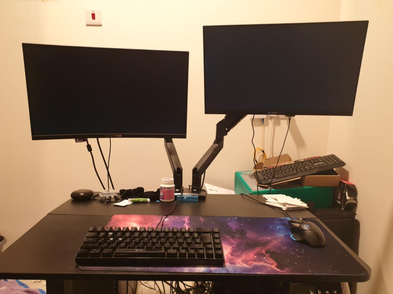 WALI Heavy Duty Single Monitor Arm for 17-49 Inch Flat Curved Ultrawide Screens, up to 33 Lbs, Adjustable Single Monitor Desk Mount for Home Office Gaming, VESA 75/100mm (GSM001XLN), Black customer photo 1