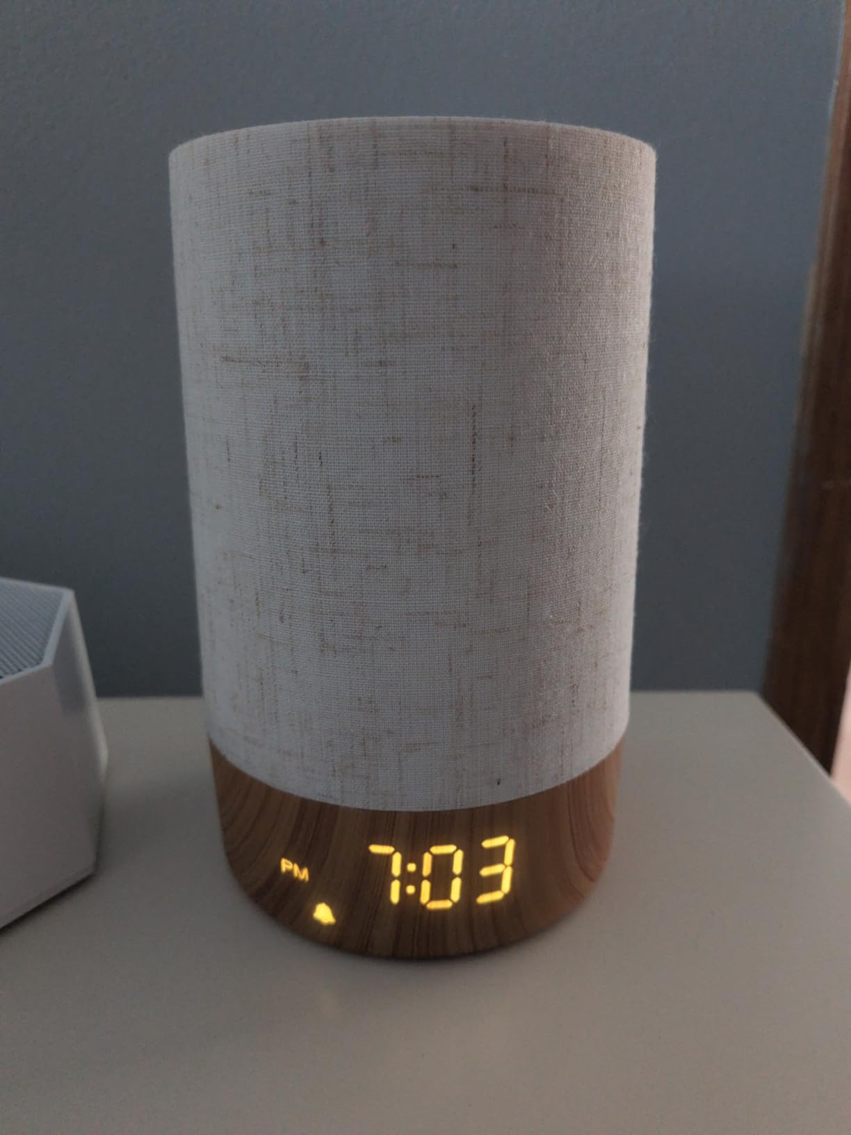 Dreamegg Sunrise Alarm Clock - Sound Machine with Alarm Clock & Wake Up Light, 29 Soothing Sounds, Dimmable Display, White Noise Machine for Bedroom, Heavy Sleepers, Adults & Kids customer photo 1