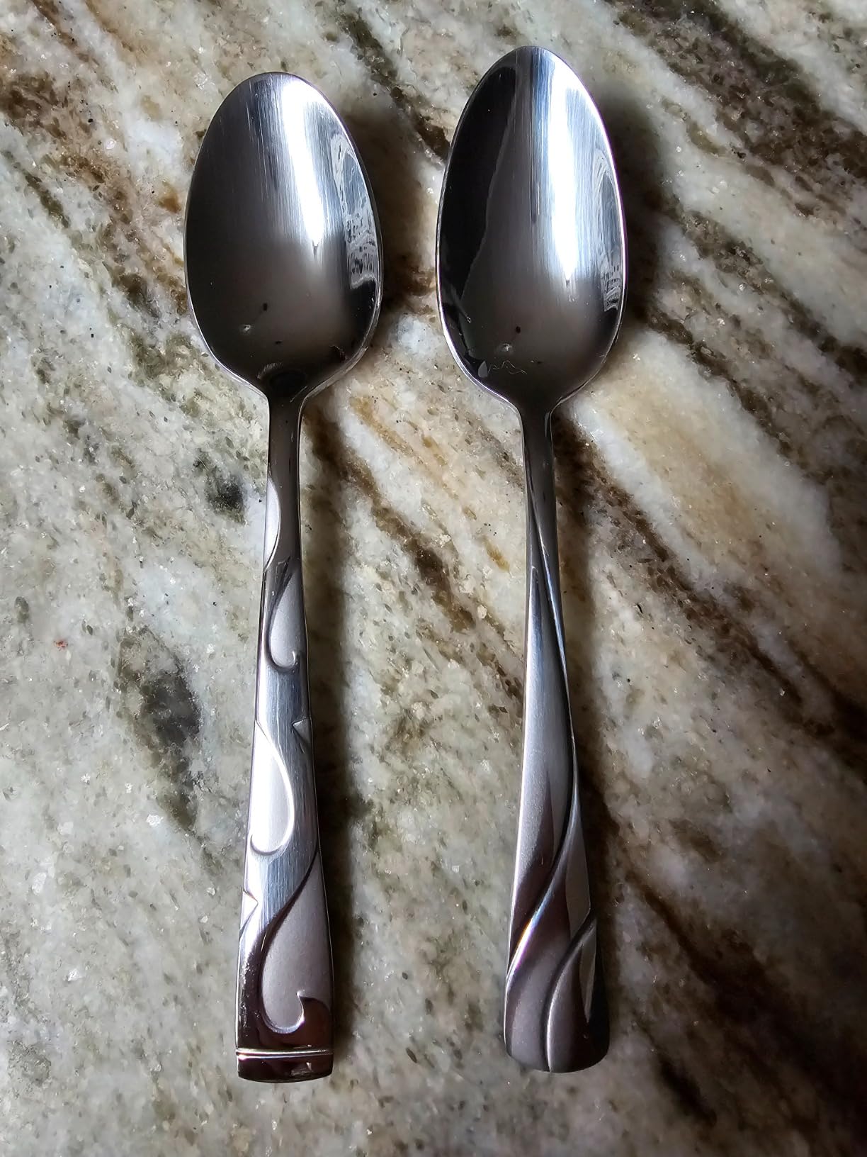 Oneida Tuscany 45-Piece 18/0 Silverware Set for 8, Flatware | satin finish, dishwasher safe | includes serving spoons and utensil set | cutlery set, wedding silverware customer photo 2