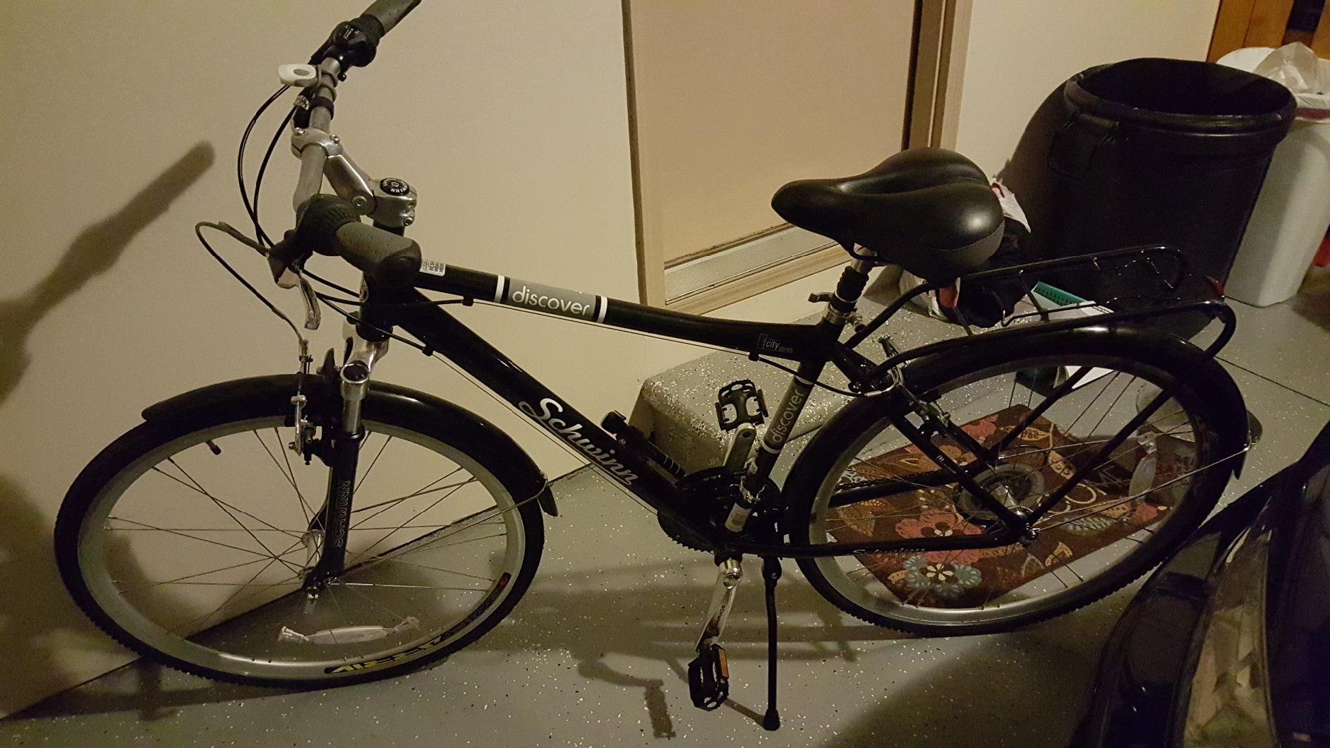 Schwinn Discover Hybrid Bike, 700C Wheels, Suspension Fork, Sweep Back Riser Bar customer photo 1