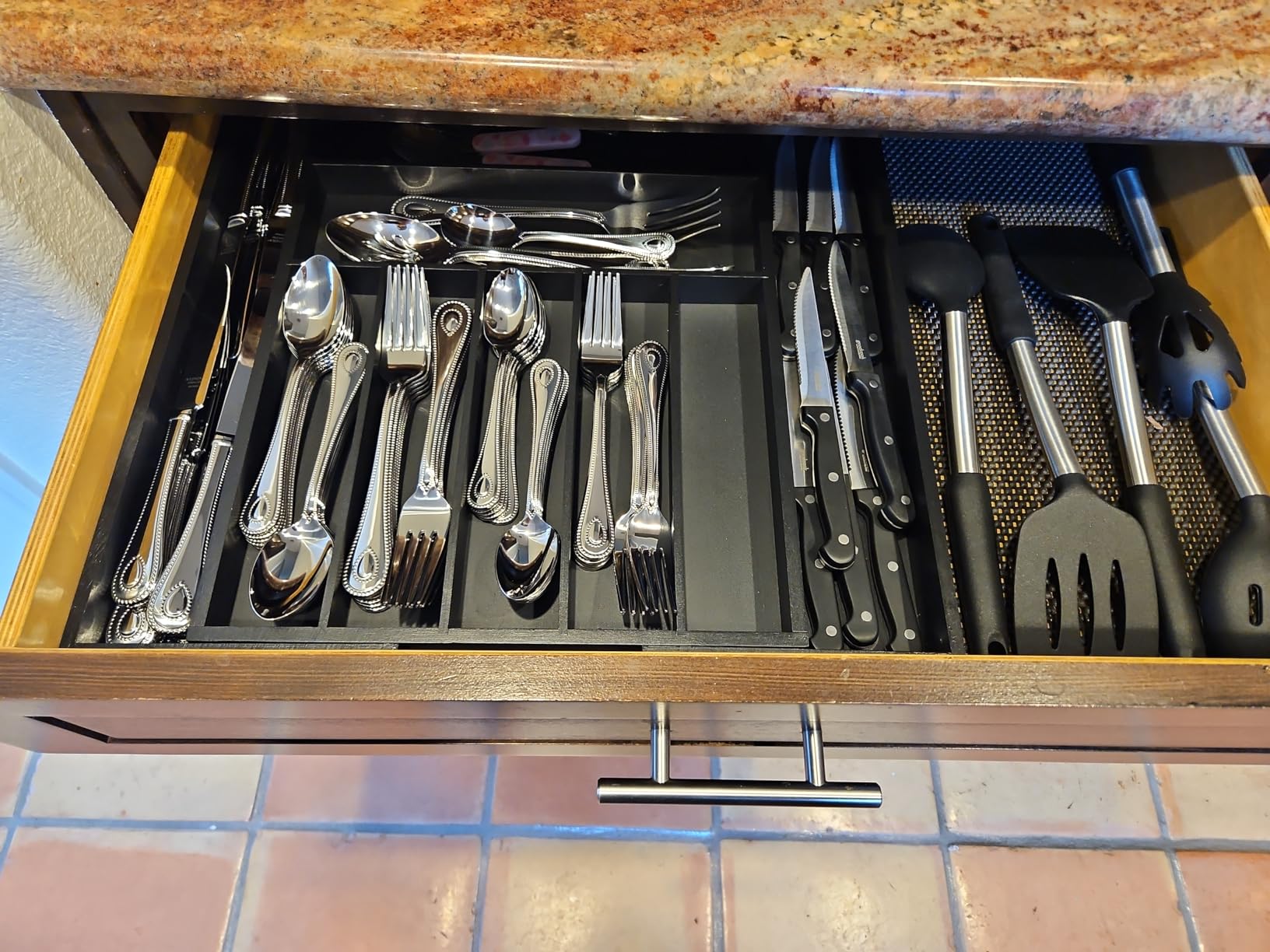 Lenox French Perle 65-Piece 18/10 Silverware Set for 12, Flatware | mirror finish, dishwasher safe | includes serving spoons and utensil set | heavy duty, cutlery set for kitchen and dining customer photo 2