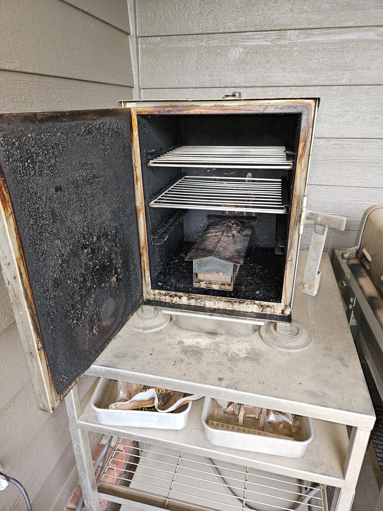 SmokinTex Lil' Tex Electric Smoker - Stainless Steel Portable Meat Smoker Grill with Temperature Control, Wood Chip Tray, and Meat Probe for BBQ, Jerky, Vegetables customer photo 1