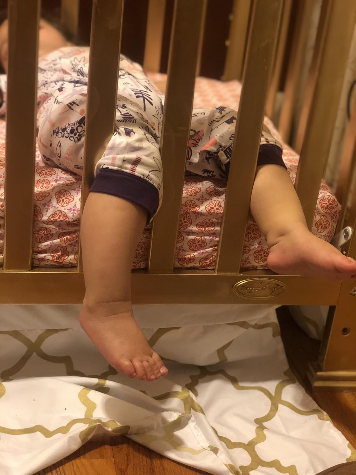 Dream On Me Violet 7-in-1 Convertible Full-Size Baby Crib with Toddler, Day & Full Bed Conversion in White, GreenGuard Gold & BSA customer photo 2