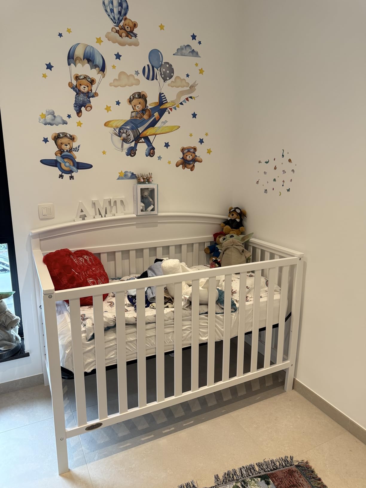 Graco Benton 5-in-1 Convertible Crib - GREENGUARD Gold Certified, Converts from Baby Crib to Toddler Bed, Daybed and Full-Size Bed, Fits Standard Baby Crib Mattress (White) customer photo 2