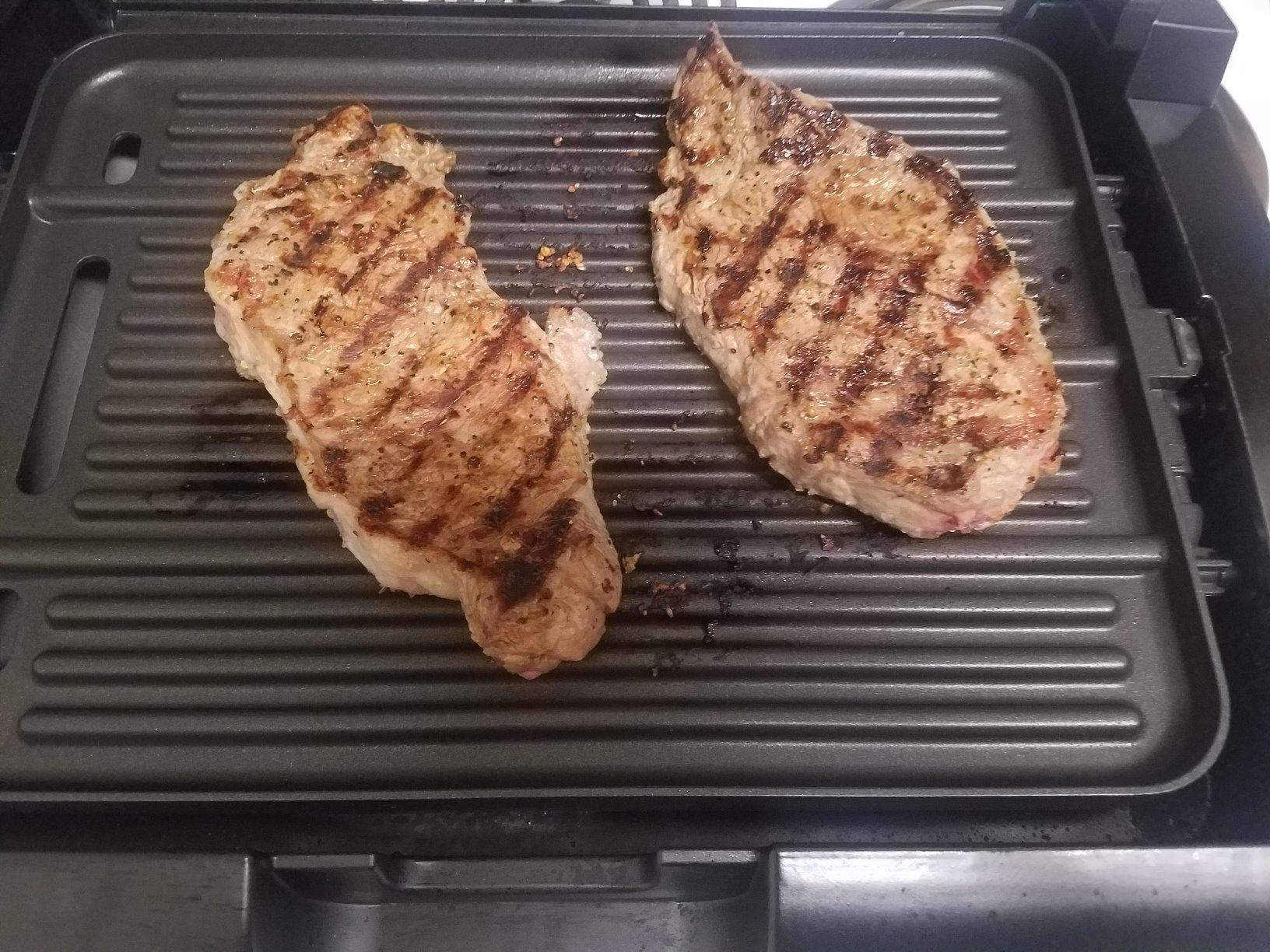 Secura Smokeless Indoor Grill 1800-Watt Electric Griddle with Reversible 2 in 1 Grill and Griddle Plates, Glass Lid, Extra Large Drip Tray (Dishwasher Safe) customer photo 1