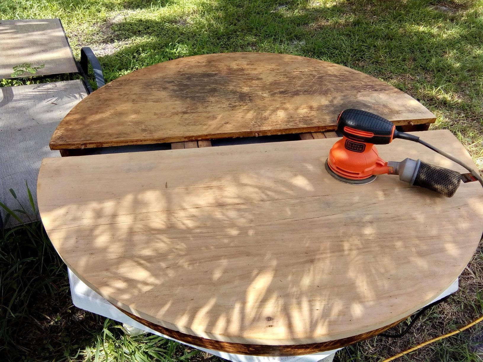 BLACK+DECKER Orbital Sander, 5 Inch, 2.0 Amp, 12000 OPM, Corded, 1 Sandpaper Sheet and Dust Bag Included (BDERO100) customer photo 1