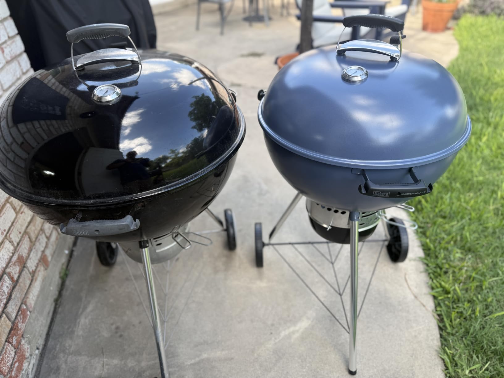 Weber Master-Touch Charcoal Grill, 22-Inch, Black customer photo 1