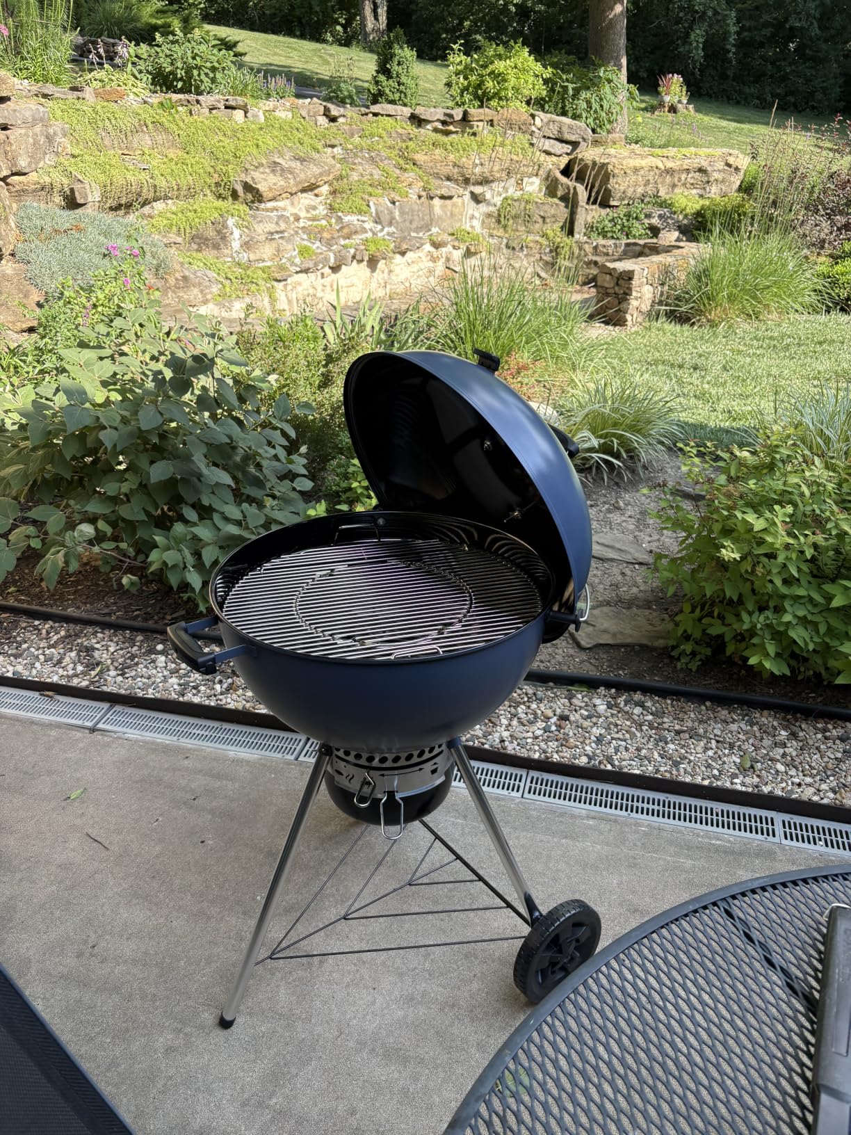 Weber Master-Touch Charcoal Grill, 22-Inch, Black customer photo 2
