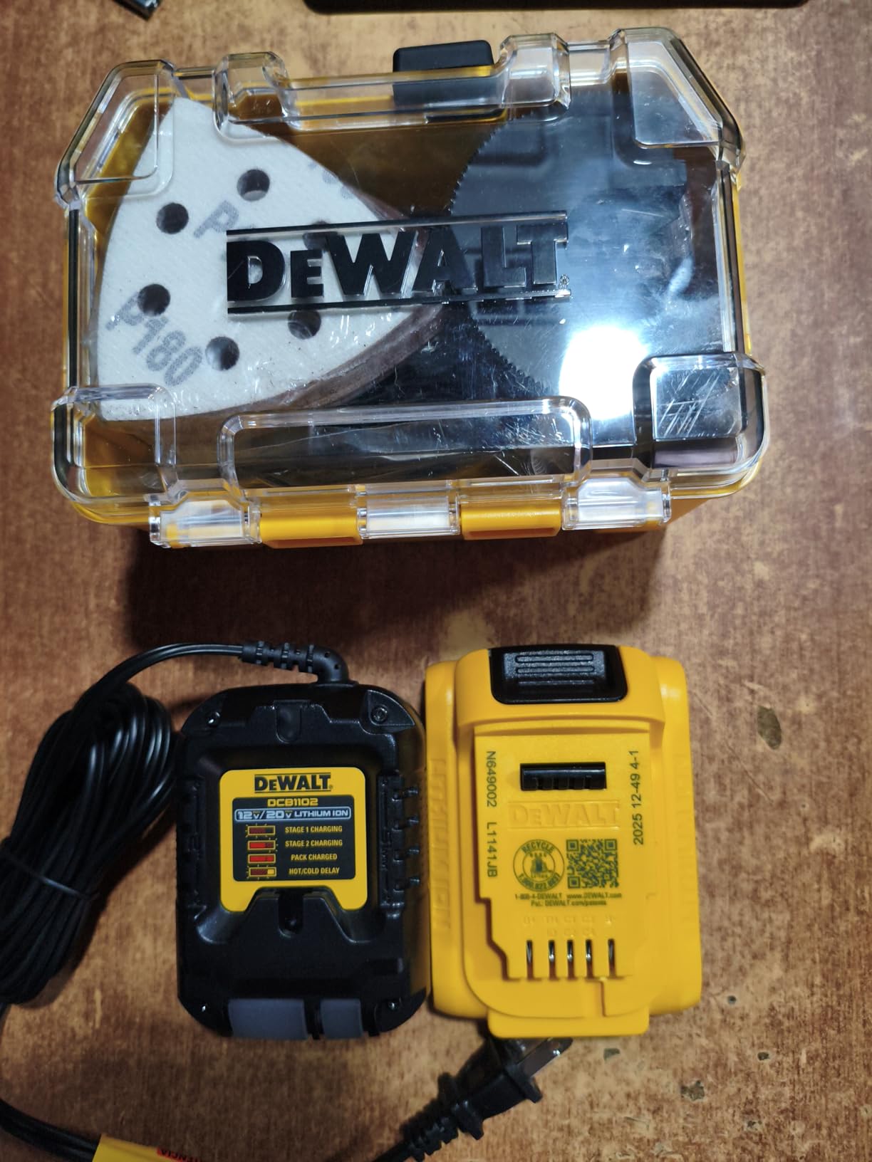 DEWALT 20V MAX XR Oscillating Multi-Tool Kit, Oscillating Tool Accessories, Cordless, 3-Speed, Quick Blade Change, Sand Paper, Blades, Battery and Charger Included (DCS356D1) customer photo 2