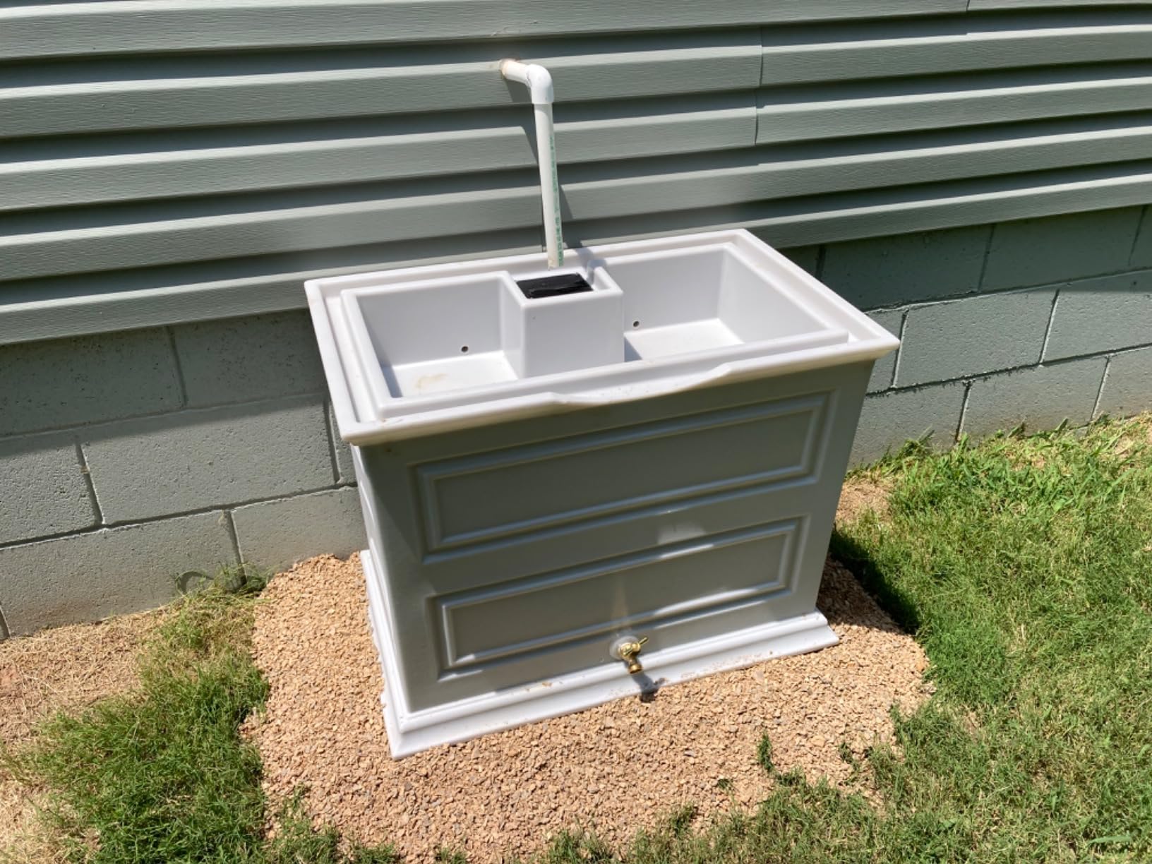 Good Ideas Savannah Colonial Style Rain Saver with Planter Top, 42 Gallon | Light Gray Rainwater Catcher, Water Collection Barrel with Garden Planter and Dual Metal Spigots customer photo 1