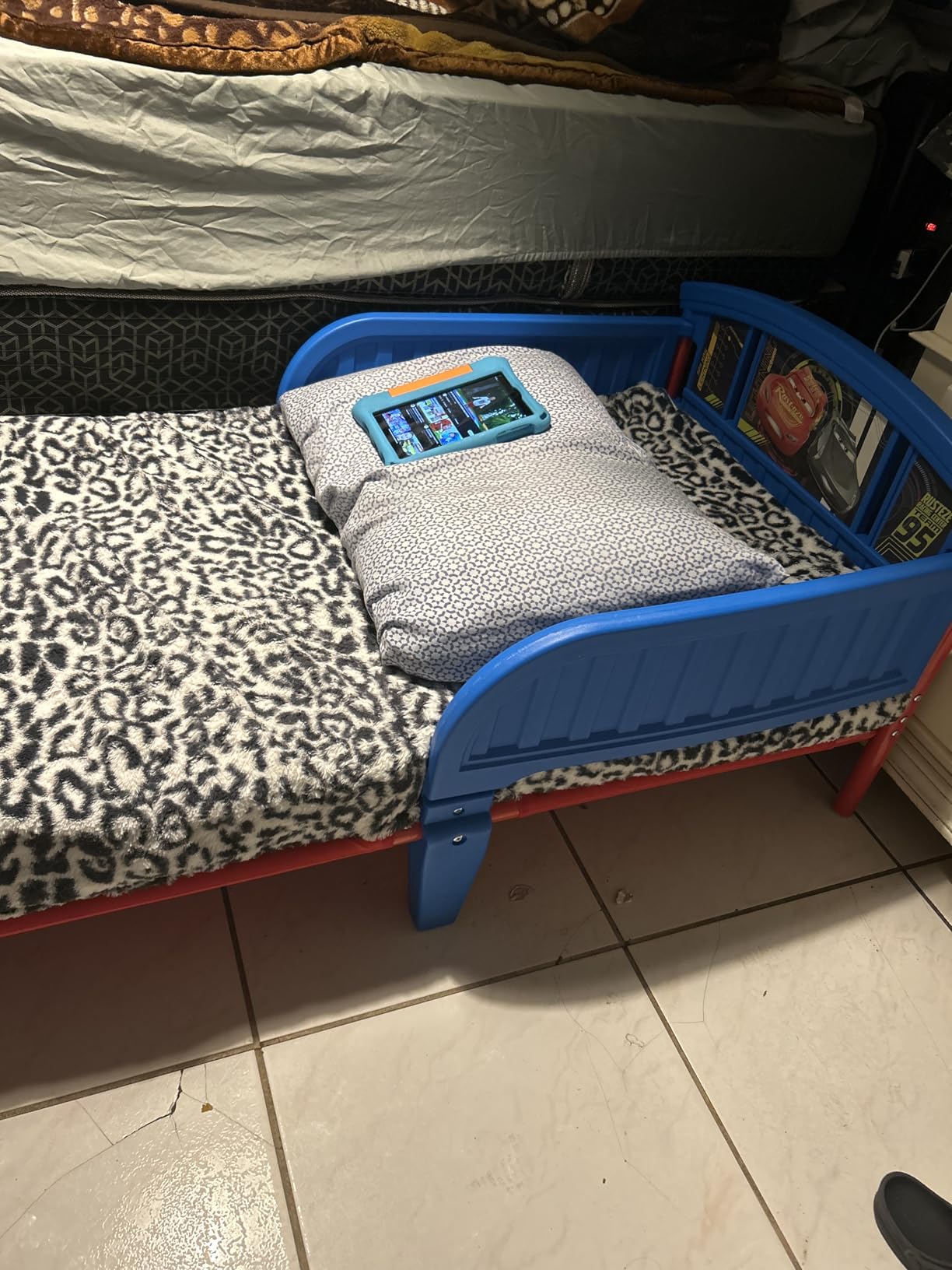 Delta Children Plastic Toddler Bed, Disney/Pixar Cars customer photo 2
