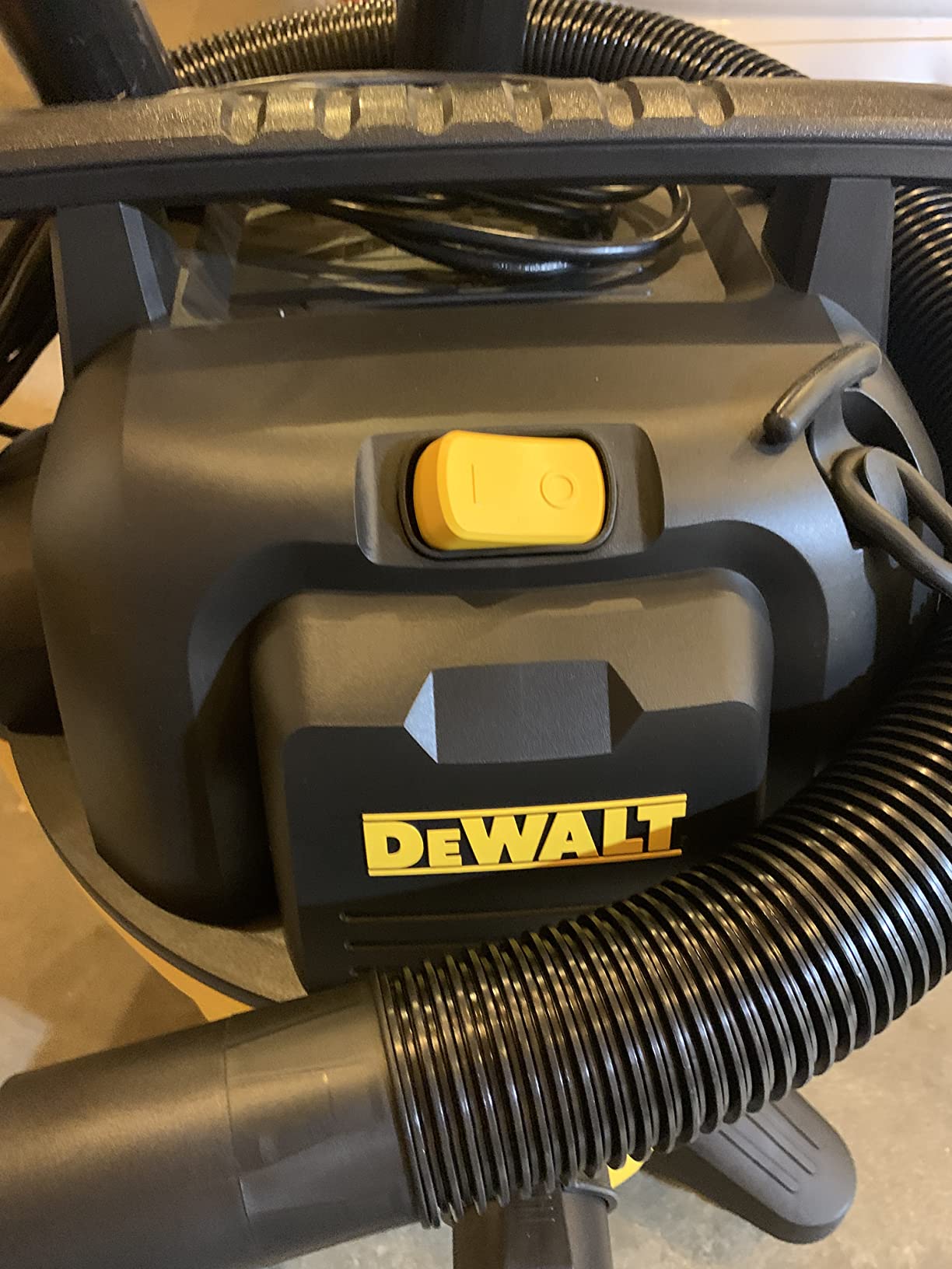 DEWALT 12 Gallon Poly Wet/Dry Vac, 5.5 HP Shop Vacuum Wet Vacuum Cleaner for Workshop, Jobsite, Commericial Area, Large Pick-Up Capacity, Yellow, DXV12P customer photo 2