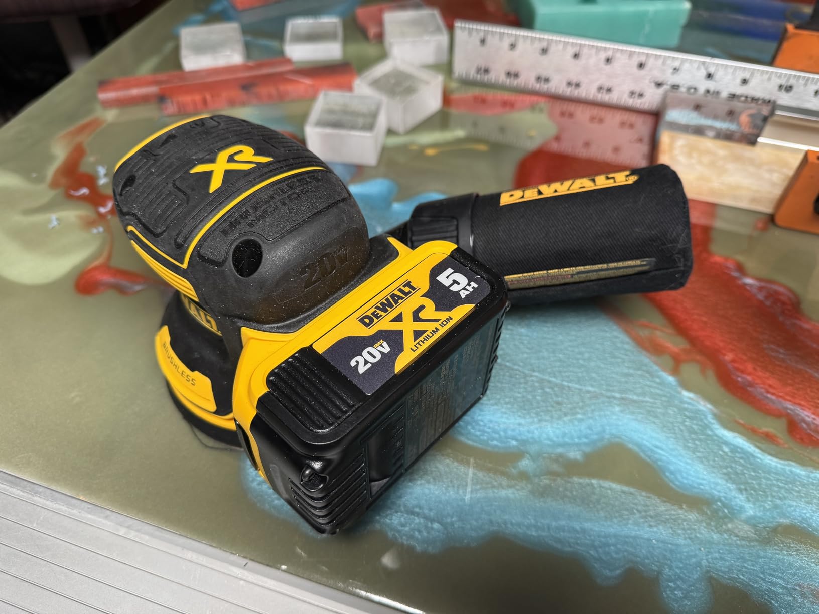 DEWALT 20V MAX Random Orbital Sander Kit (DCW210P1), Brushless motor, dust collection customer photo 2