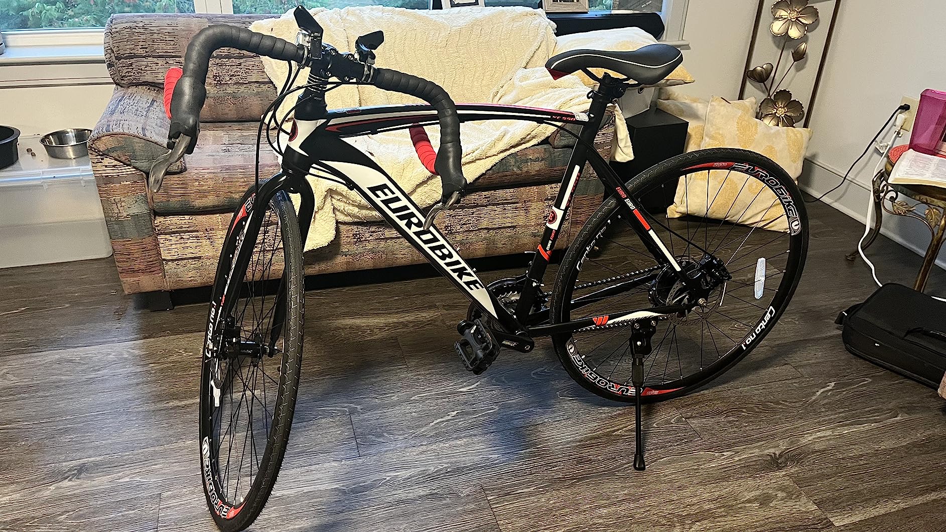 EUROBIKE Road Bike, 21 Speed Bicycle with Disc Brake, 700C Wheels Road Bikes for Men or Women, 49cm/54cm Frame for Adult Cycling Bicycle customer photo 1