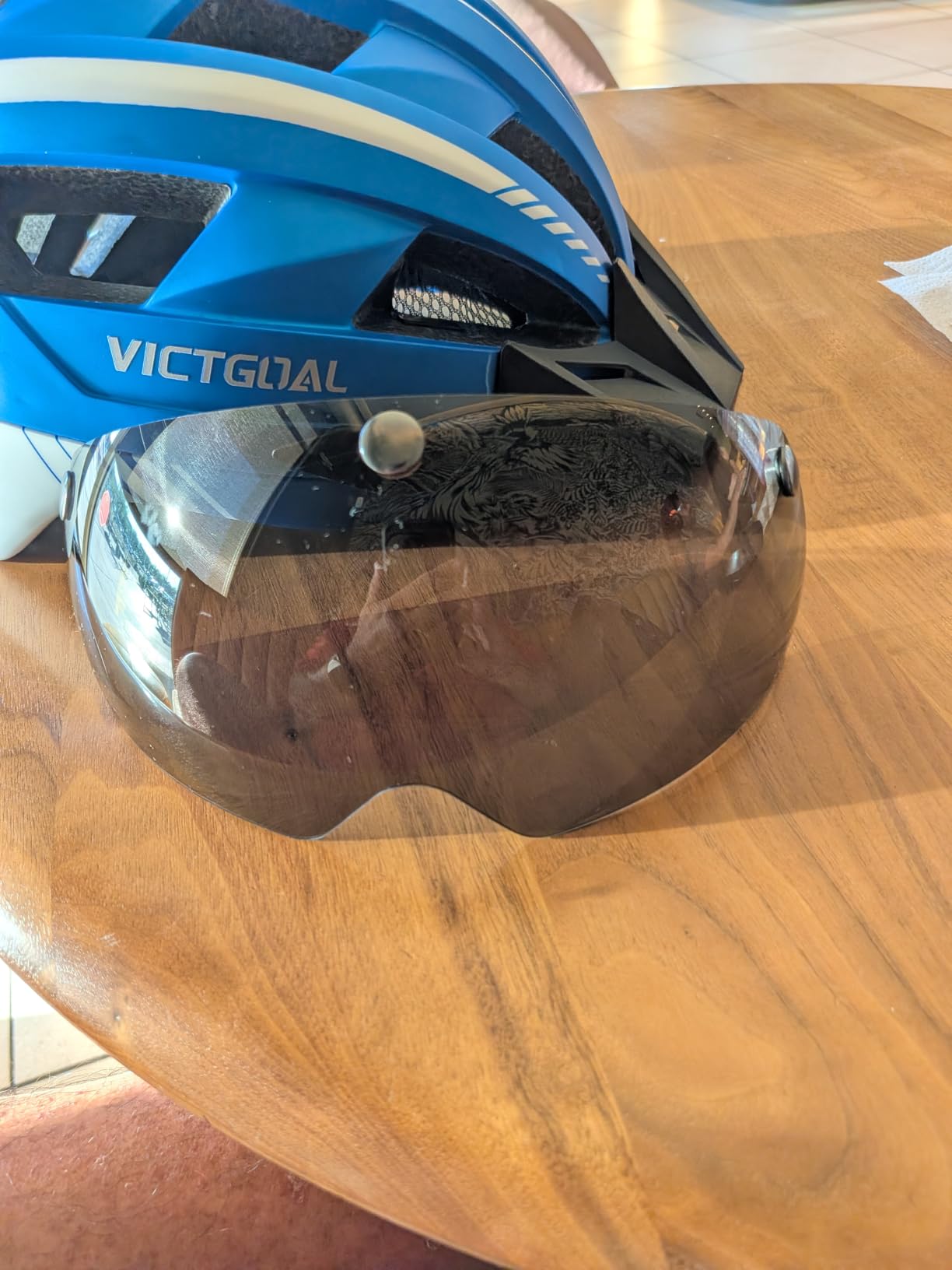 VICTGOAL Bike Helmet with USB Rechargeable Rear Light Detachable Magnetic Goggles Removable Sun Visor Mountain & Road Bicycle Helmets for Men Women Adult Cycling Helmets customer photo 2
