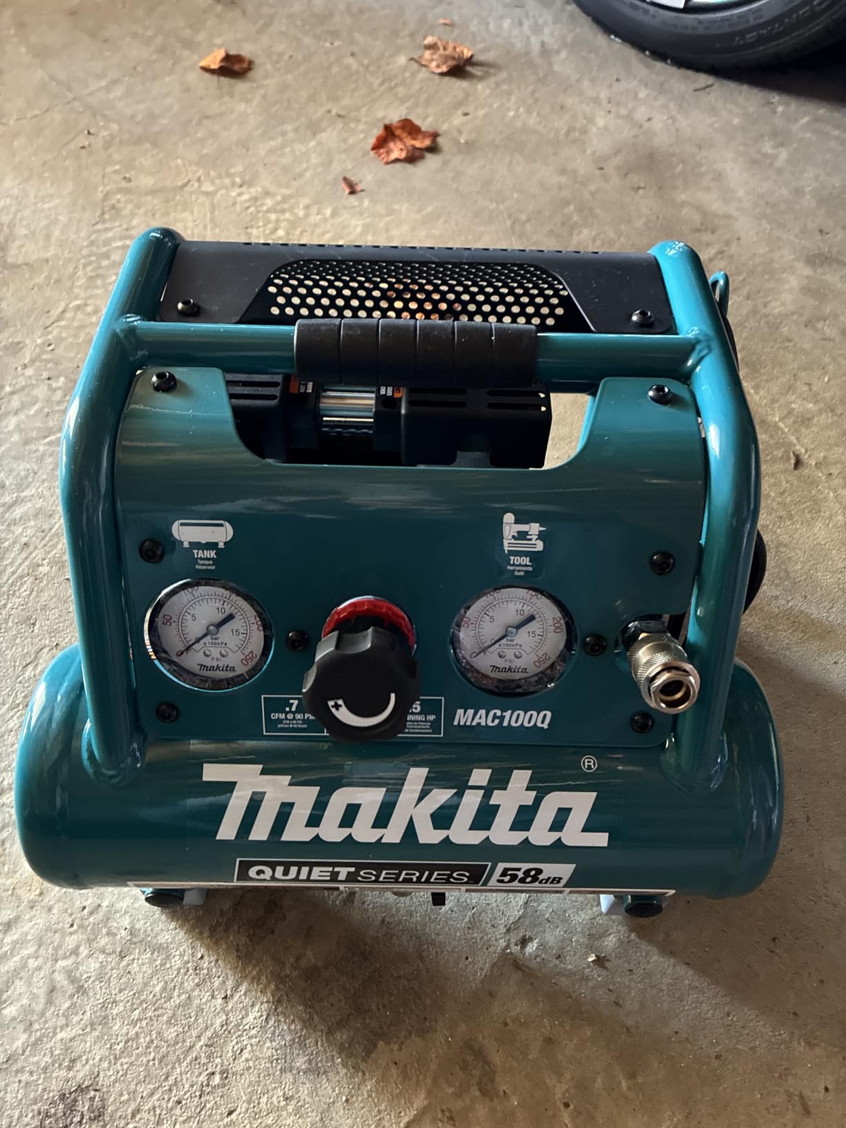 Makita MAC100Q Quiet Series, 1/2 HP, 1 Gallon Compact, Oil-Free, Electric Air Compressor customer photo 2