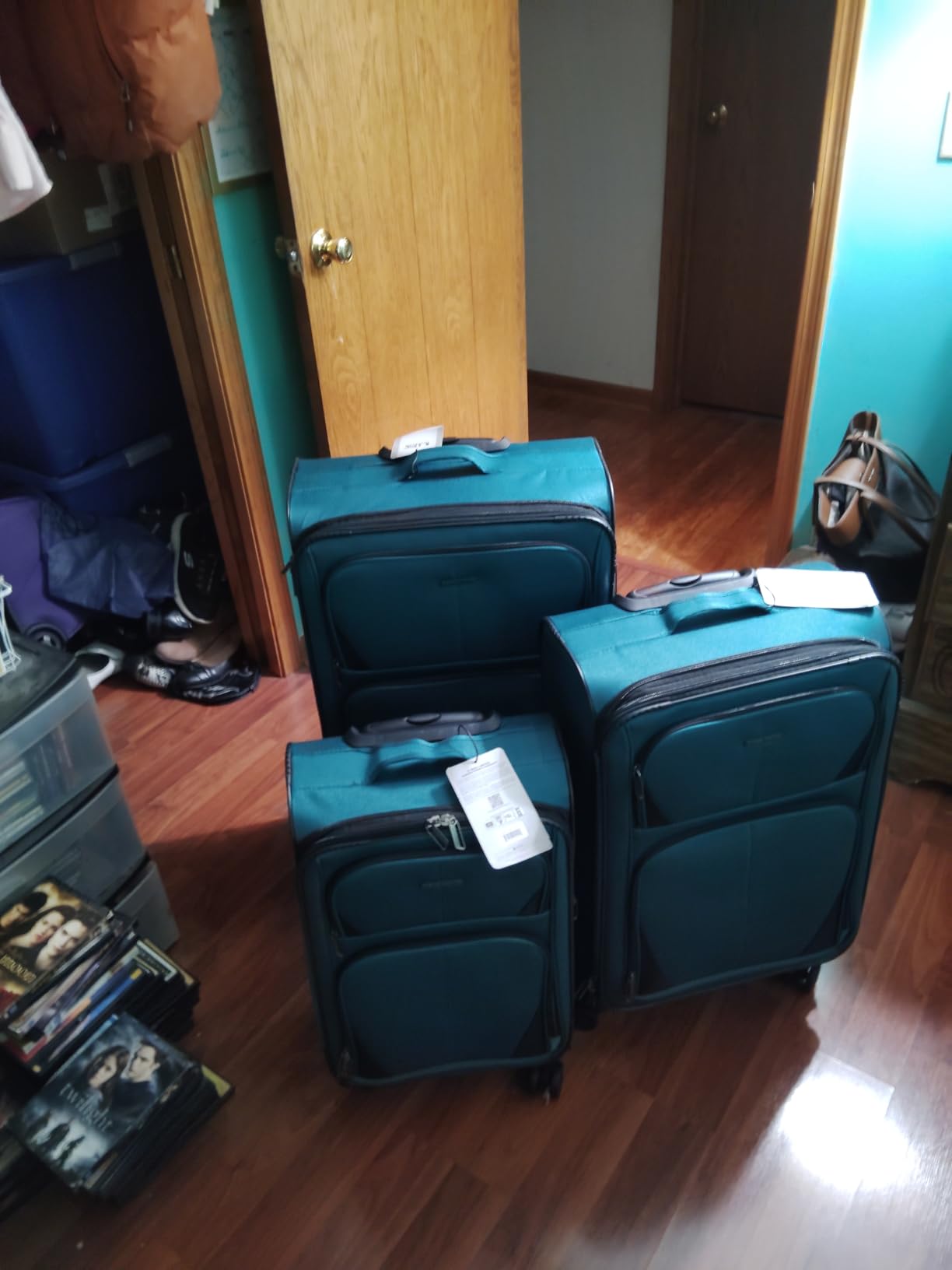 U.S. Traveler Aviron Bay Expandable Softside Luggage with Spinner Wheels, Teal, 3-Piece Set customer photo 1