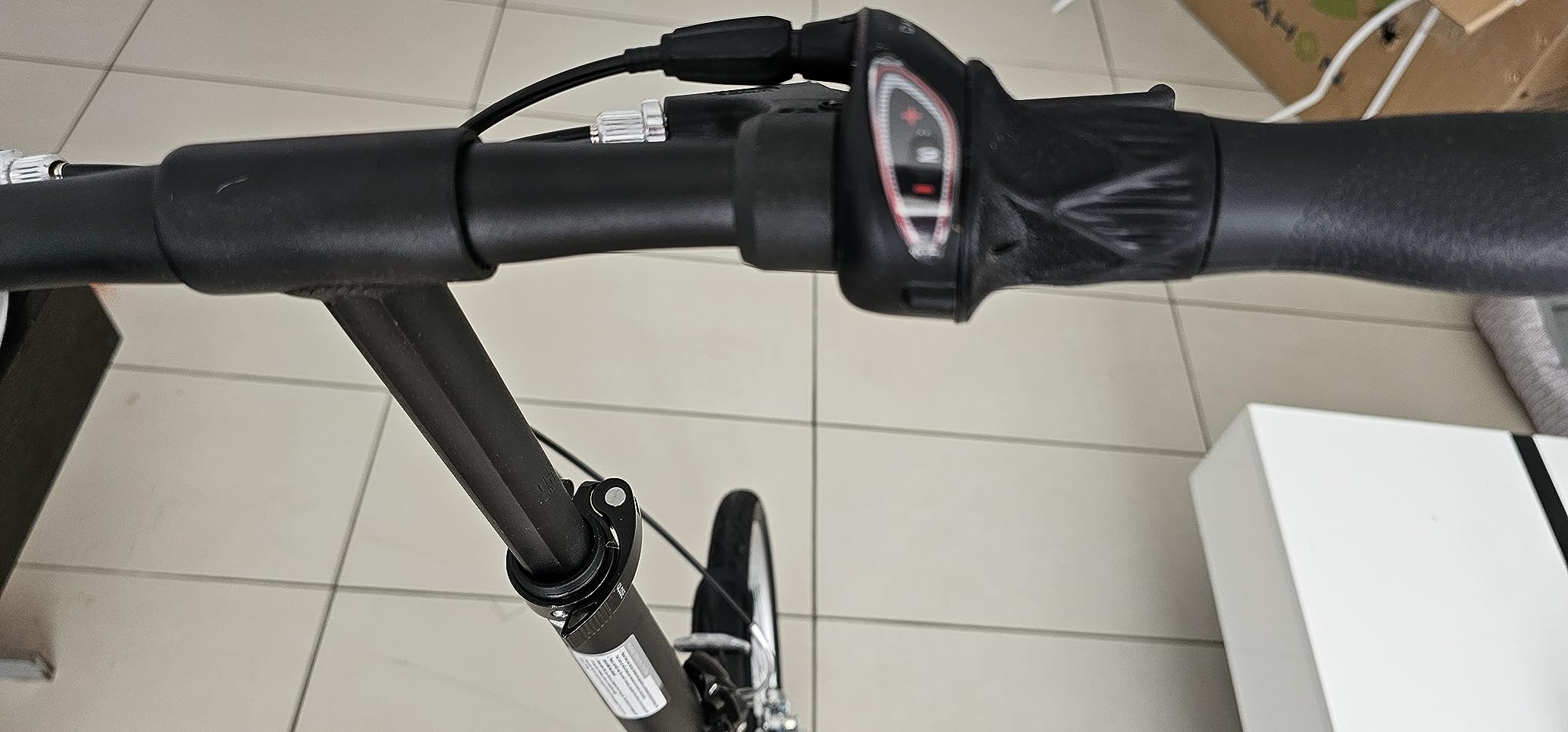 Dahon SUV D6 Folding Bike, Lightweight Aluminum Frame, 6-Speed Gears, 20
