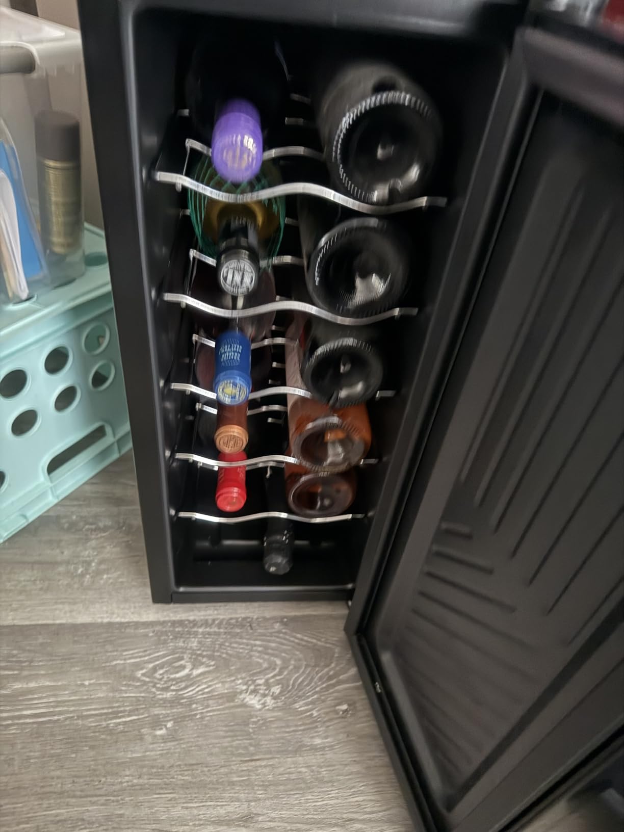BLACK+DECKER Wine Fridge 12 Bottles, Thermoelectric Wine Cooler Refrigerator with Mirrored Front, Freestanding 12 Bottle Wine Fridge, BD60336 customer photo 2