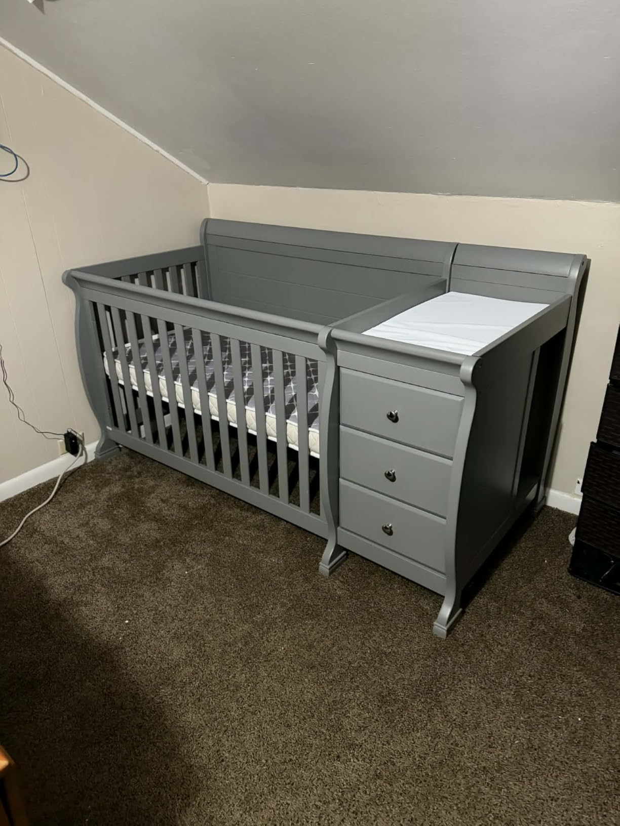 DaVinci Kalani 4-in-1 Convertible Baby Crib & Changing Table Combo - GREENGUARD Gold Certified - Toddler Bed, Daybed, Full-Size Bed Conversion - 4 Adjustable Mattress Heights - White customer photo 2