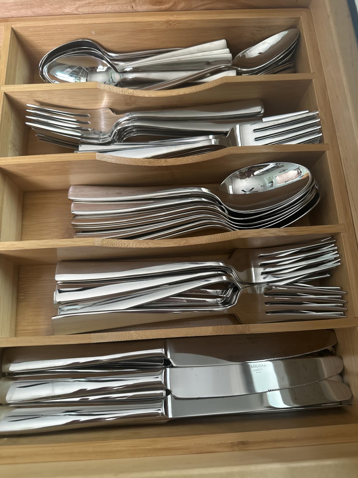 Mikasa Everett 18/10 Stainless Steel Flatware Set, 101-Piece Service for 12, Silverware Set with Slim Square-Cut Handles, Dishwasher Safe Cutlery Set customer photo 1