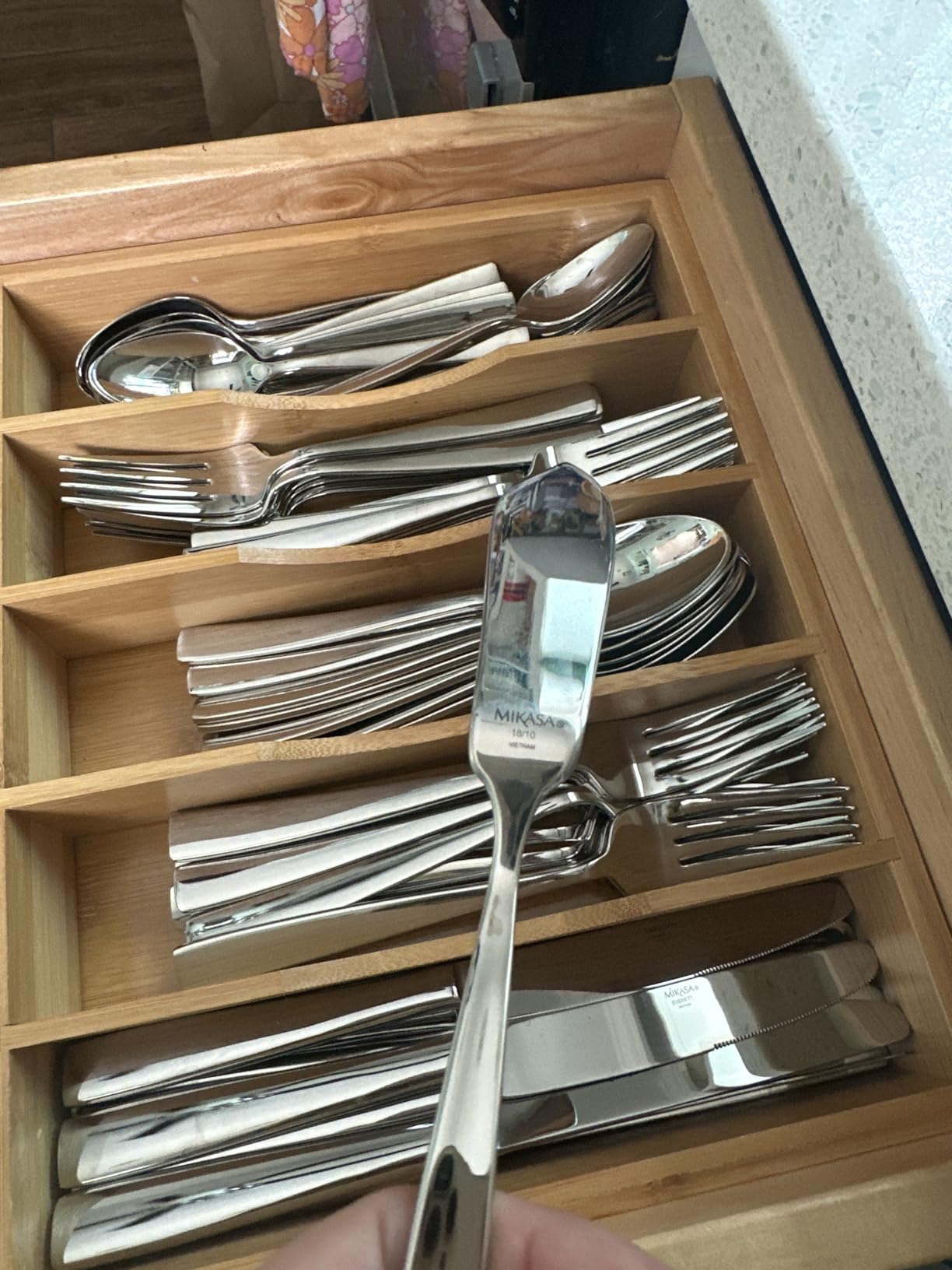 Mikasa Everett 18/10 Stainless Steel Flatware Set, 101-Piece Service for 12, Silverware Set with Slim Square-Cut Handles, Dishwasher Safe Cutlery Set customer photo 2