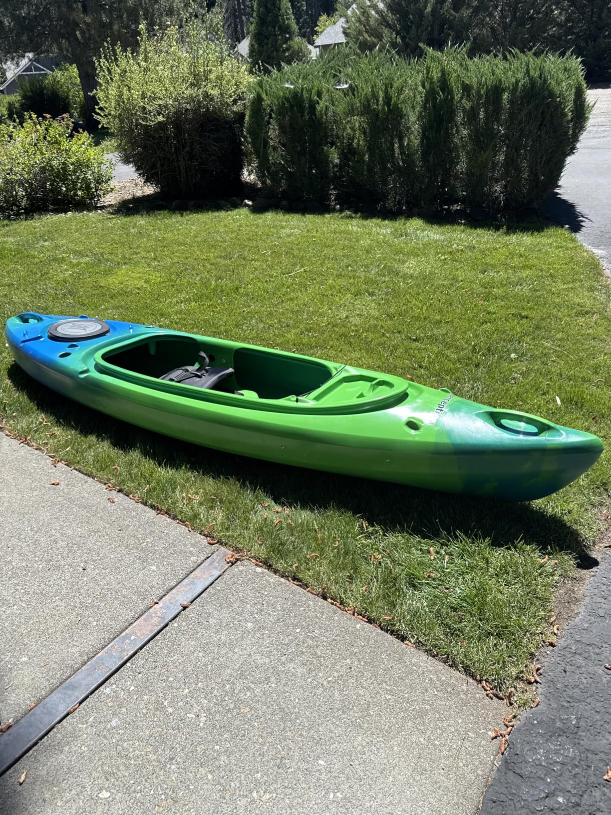Perception Kayaks Flash 9.5 | Sit Inside Kayak | Rod Holders and Rear Storage customer photo 1