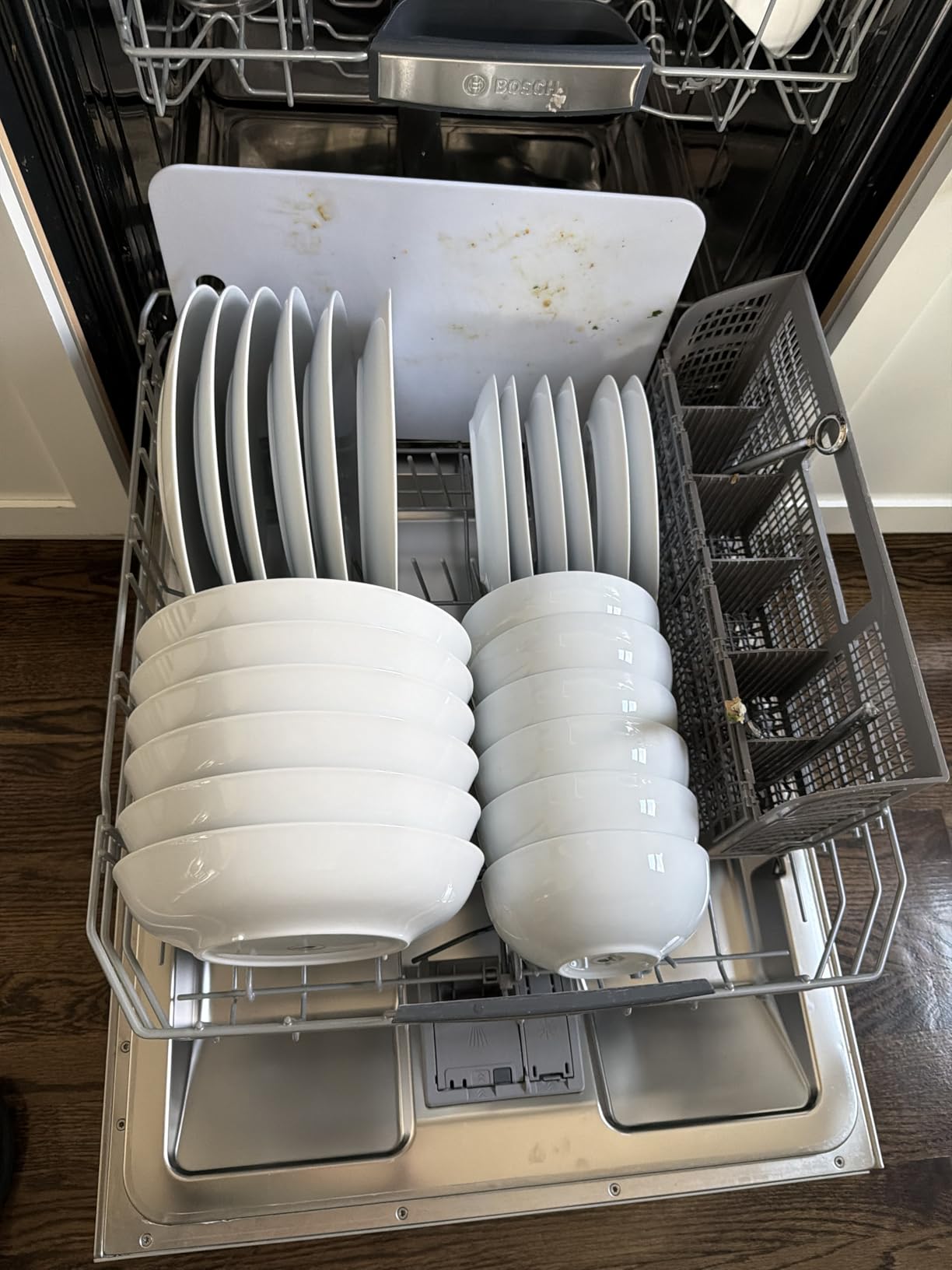 MALACASA 24-Piece Porcelain Dinnerware Set, White Round Dish Set for 6 | Modern Serving Plates and Bowls Sets for Dessert, Salad, Soup, Pasta, Microwave & Dishwasher Safe - Series AMELIA customer photo 1