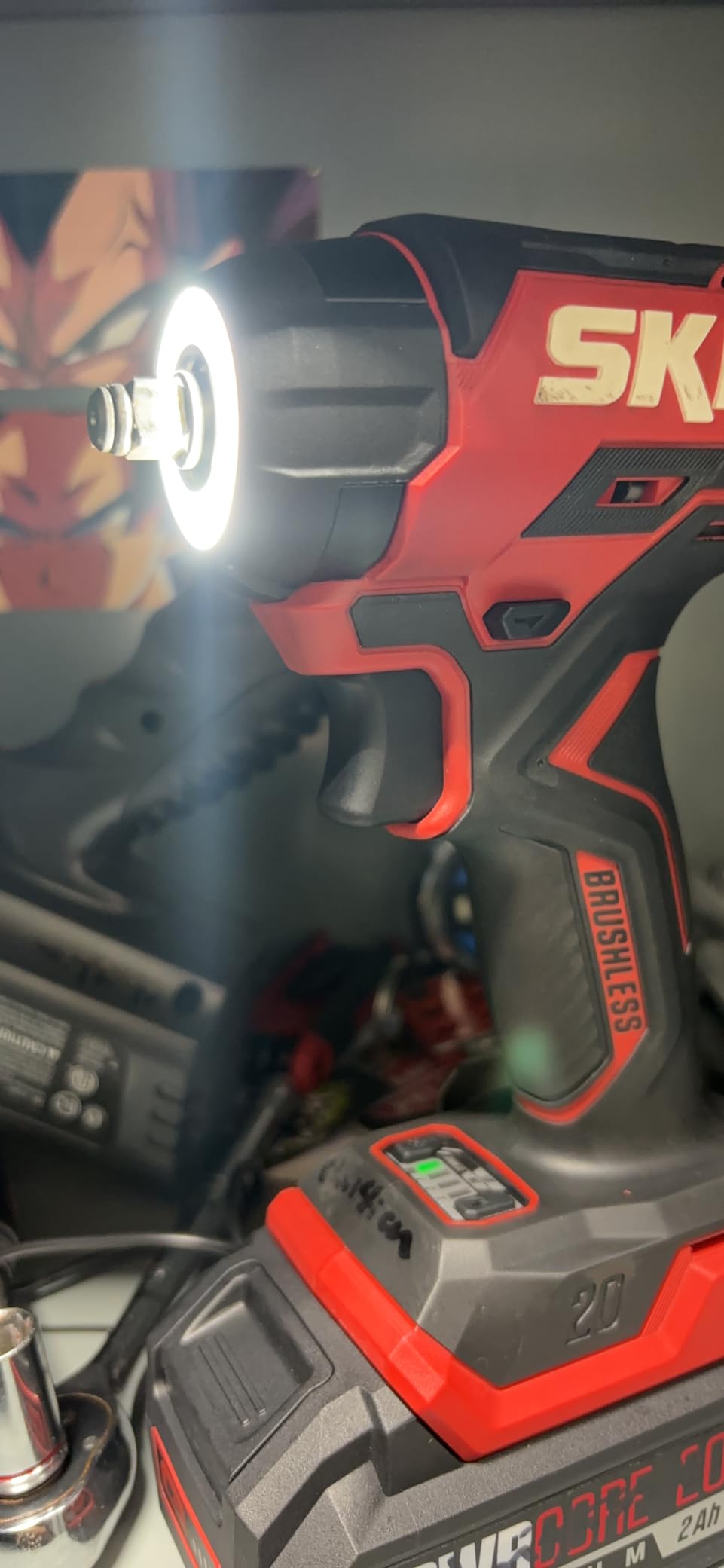 SKIL PWR CORE 20 Brushless 20V 3/8-Inch Compact Impact Wrench Kit with 3-Speed & Halo Light, Includes 2.0Ah Battery and PWR Jump Charger - IW6739B-10 customer photo 1