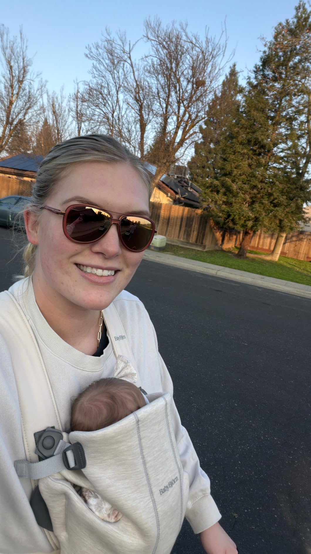 BabyBjorn Baby Carrier Mini, Light Beige, 3D Jersey | Infant Carrier (7-24 lbs) customer photo 2