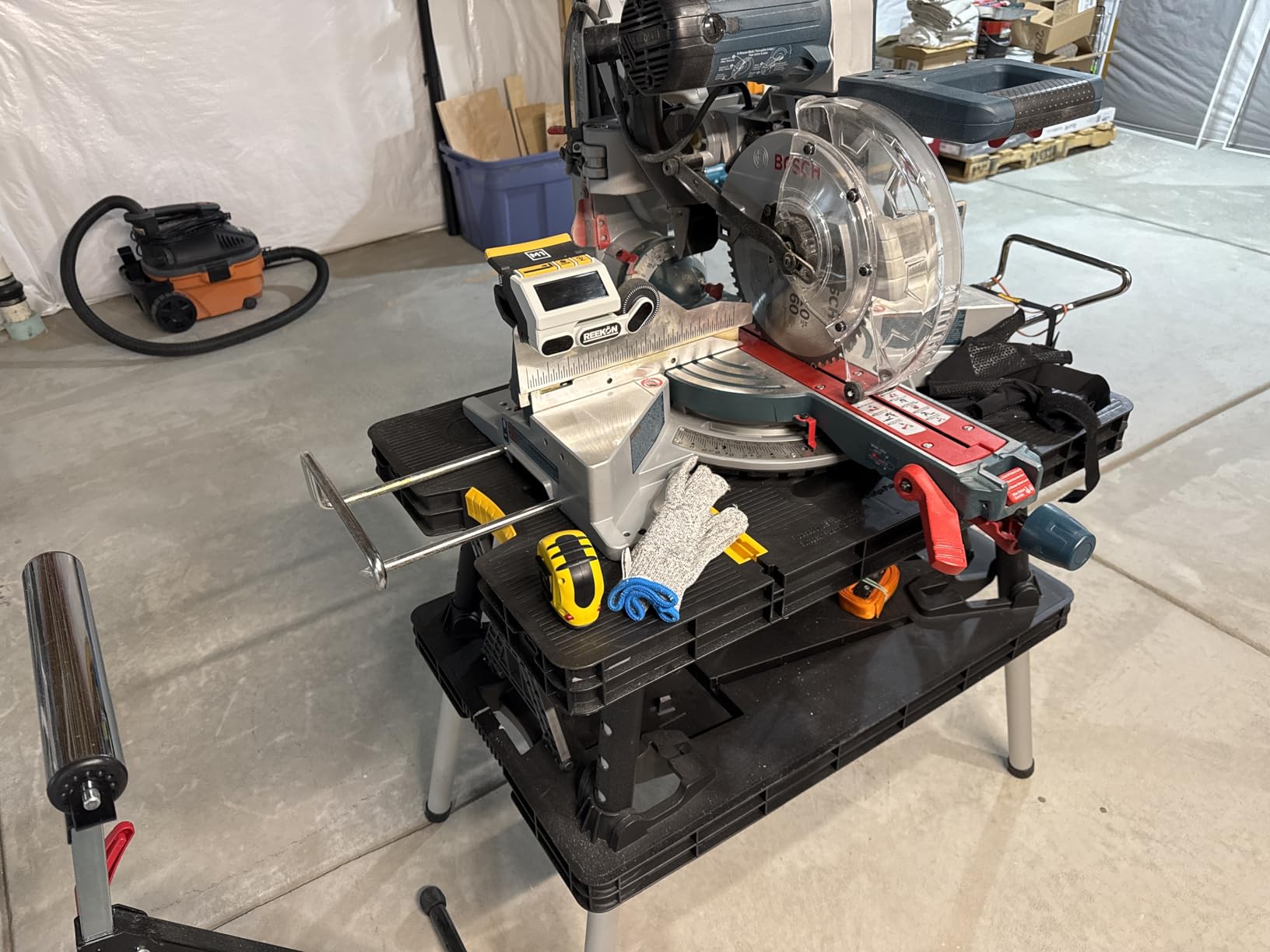 Keter Folding Portable Table Tool Stand Workbench with 2 12