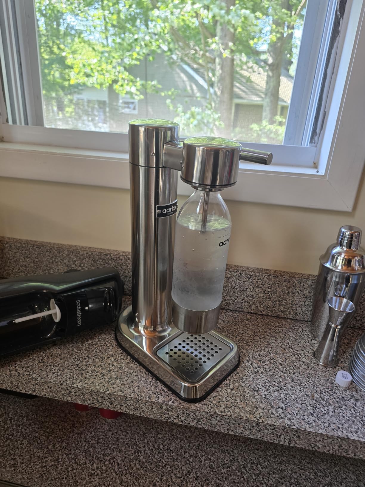 Aarke Carbonator 3 - Premium Sparkling Water Maker, Matte Grey | Stainless Steel, Cordless Soda Maker for Home, Carbonated Water Machine, BPA-free PET Bottle Included customer photo 1