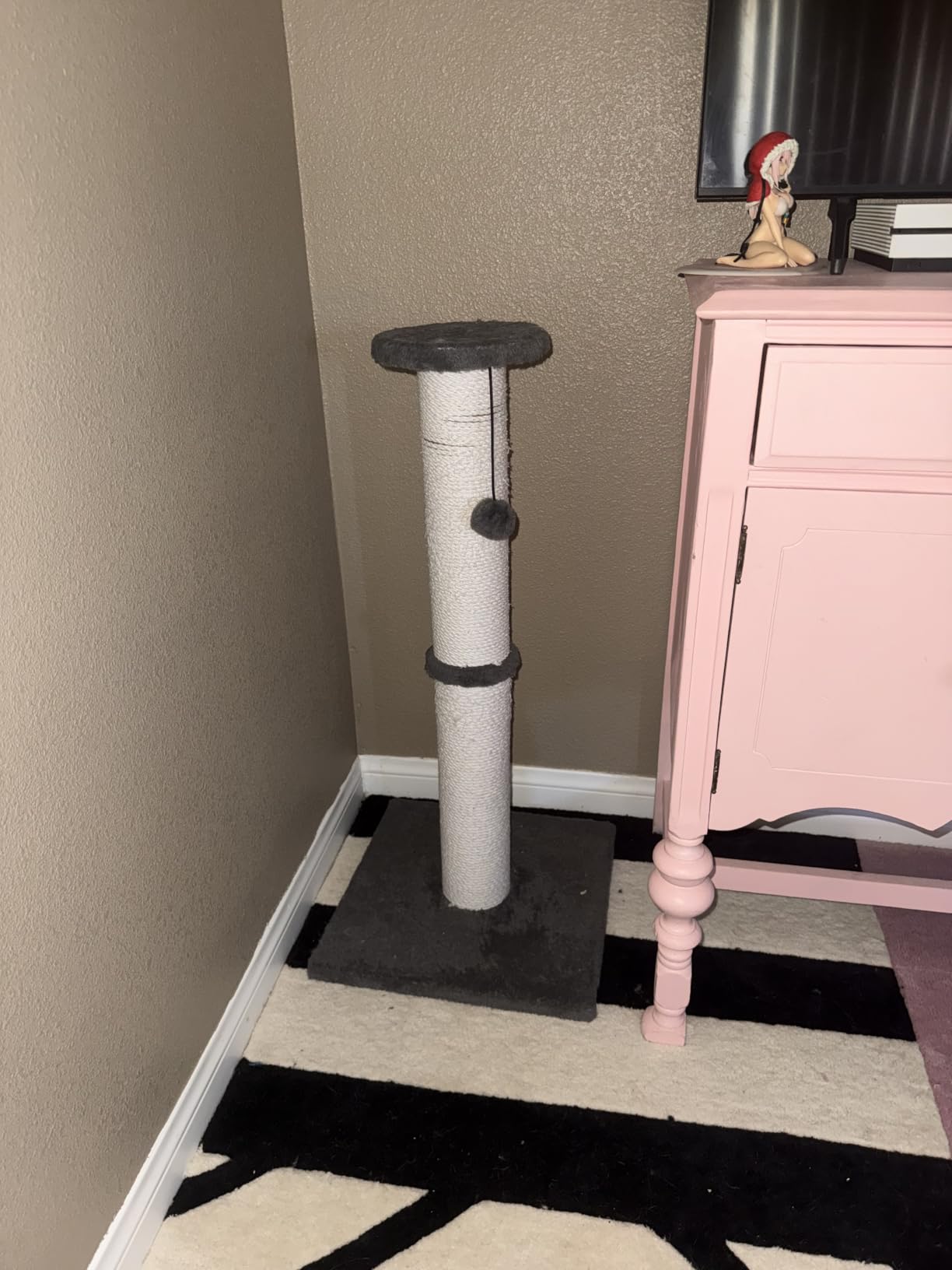 34-Inch Tall Cat Scratching Post for Large Cats, Stable Base, Gray | Heavy-Duty Cat Scratcher, Extra-Tall Thick Post, Soft Natural Cotton Rope, Hanging Interactive Cat Toys, Indoor Cat Furniture customer photo 1