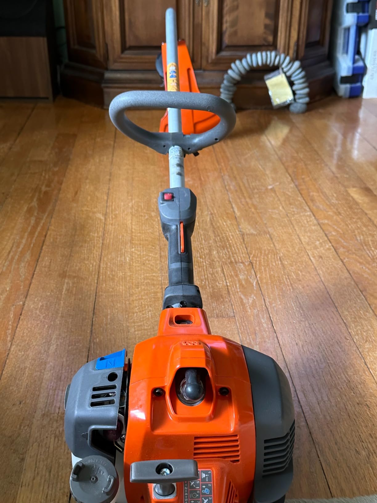 Husqvarna 130C Gas String Trimmer, 28-cc 2-Cycle, 17-Inch Curved Shaft Gas Weed Wacker with Tap N' Go Trimmer Head for Quick Line Feed, Gifts for Men customer photo 2