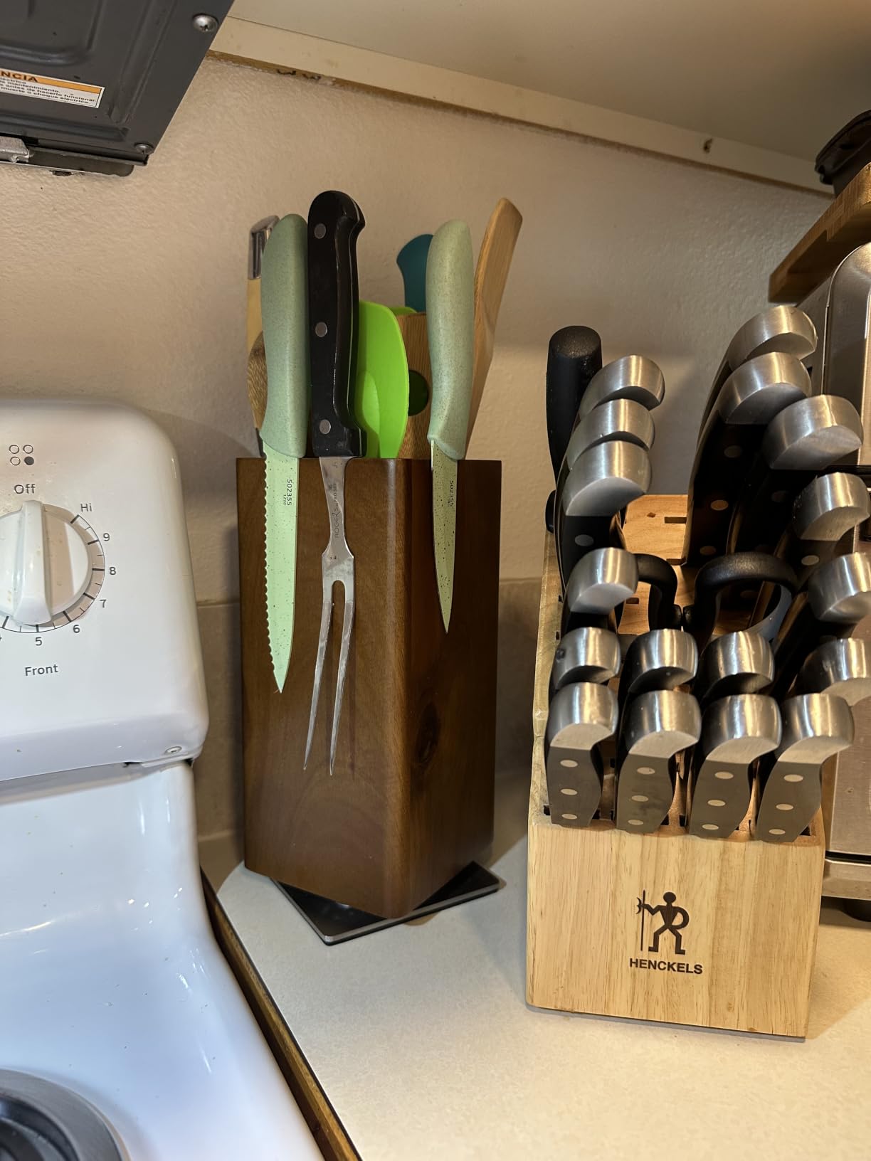 Dmore Magnetic Knife Block without Knives, 360° Rotatable Magnet Knife Holder Stand, Acacia Wood customer photo 2