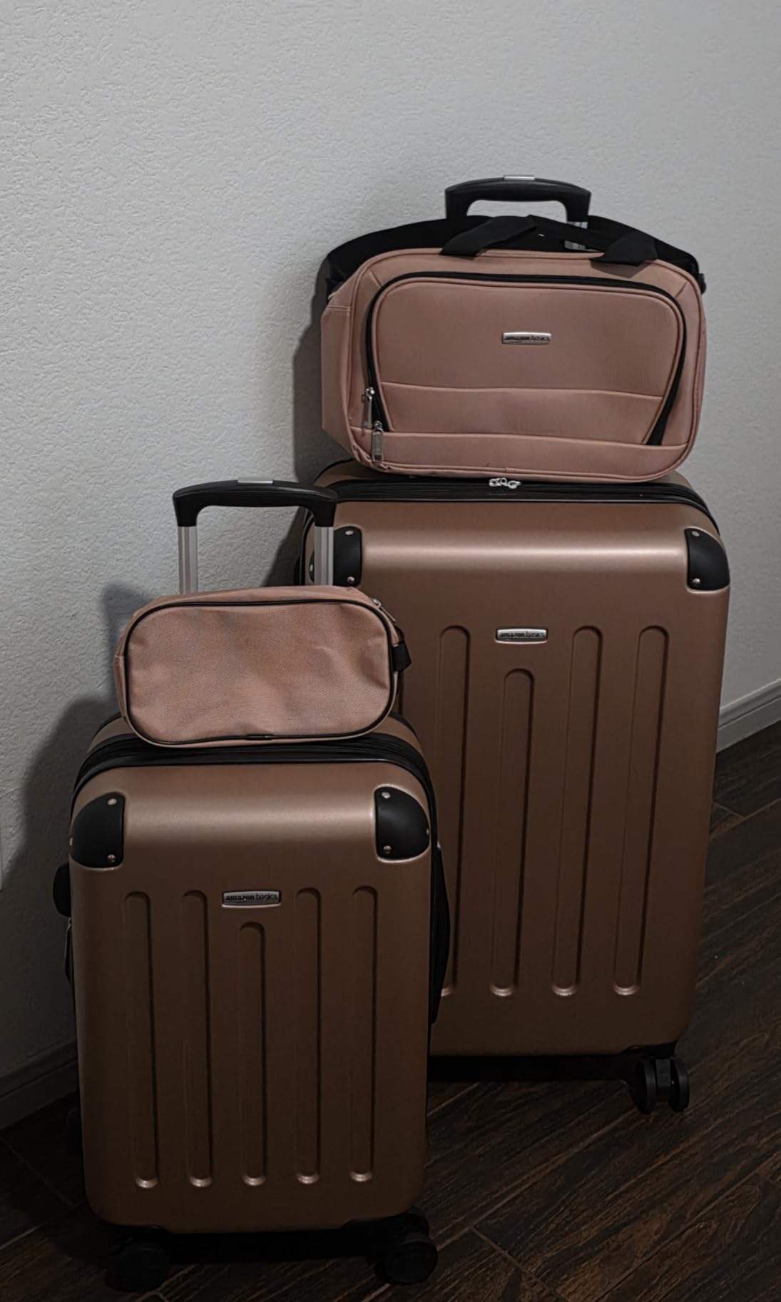 Amazon Basics 4-Piece Luggage Set, Hardside Spinner Suitcases with Multidirectional Wheels customer photo 2