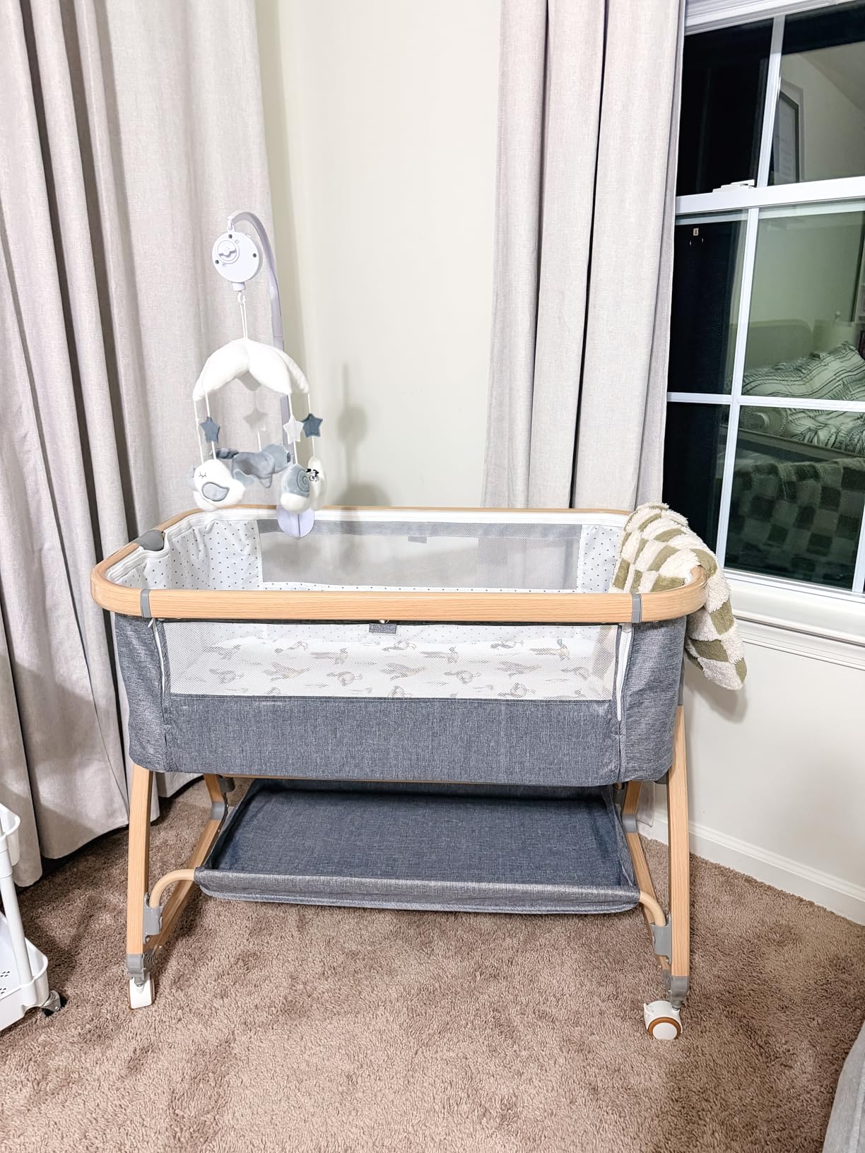 Bedside Bassinet for Baby, Bassinet Bedside Sleeper, Rocking Bassinet, Grey - 4 in 1 Portable Bedside Crib with Mattress, Music Mobile, Storage, Mosquito Net, 6-Height Adjustable, Lockable Wheels customer photo 1
