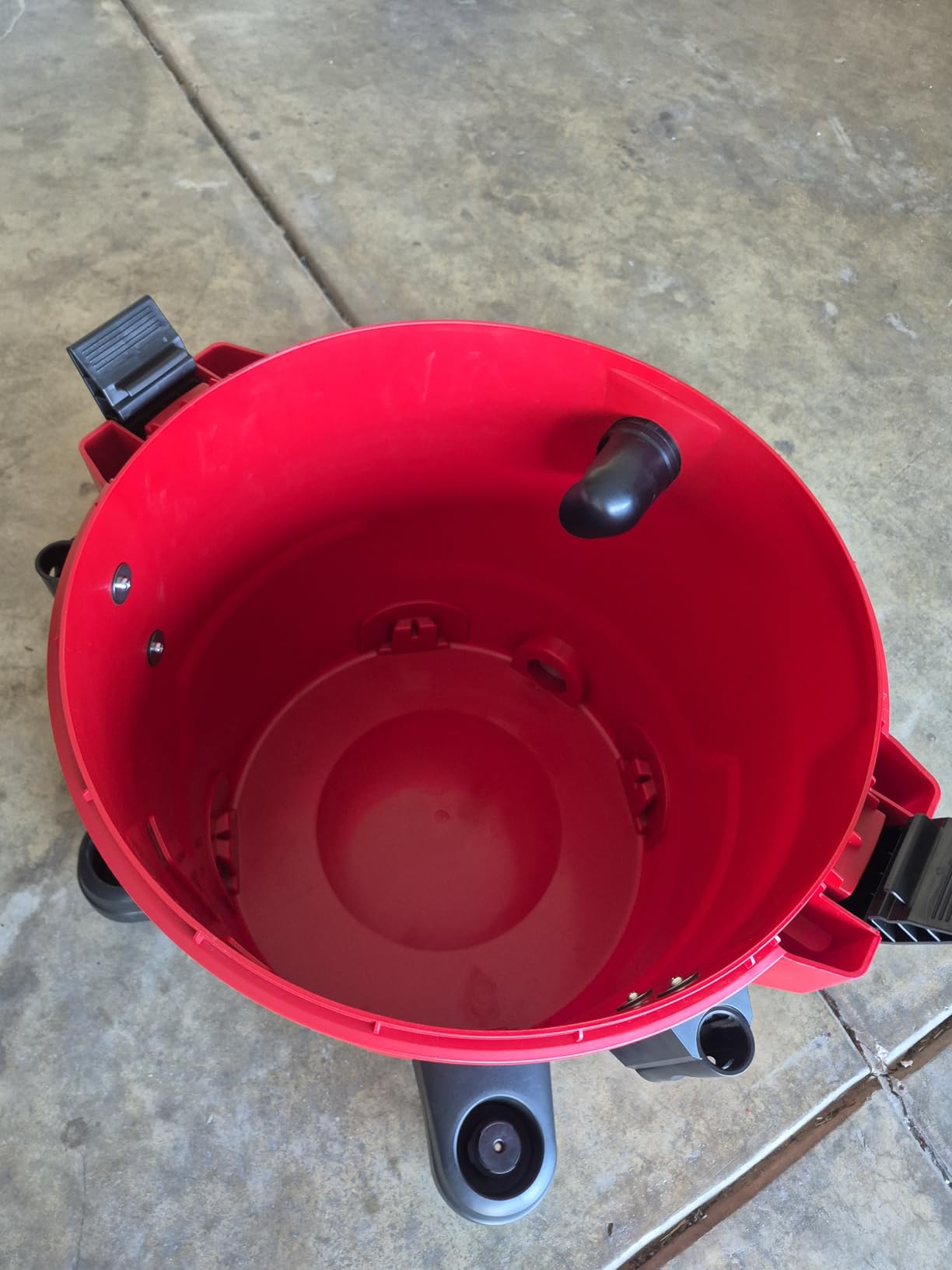 Vacmaster 16-Gallon 6.5 Peak HP Wet/Dry Vacuum - VJH1612PF 1101, Red customer photo 1