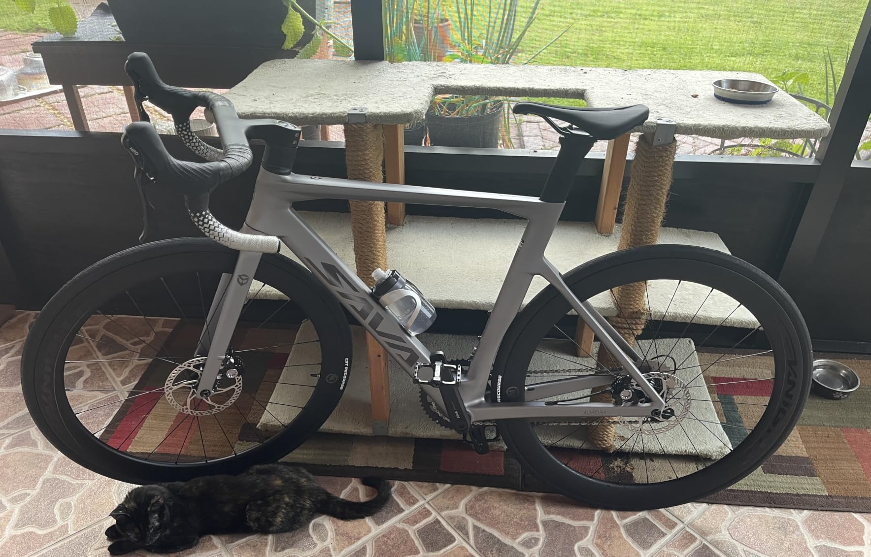 SAVADECK A7L Carbon Road Bike, T800 Carbon Fiber Frame 700C Racing Bicycle with Shimano 105 R7100 24 Speed Groupset and Hydraulic Disc Brake, Ultra-Light Carbon Bike for Man and Women customer photo 1