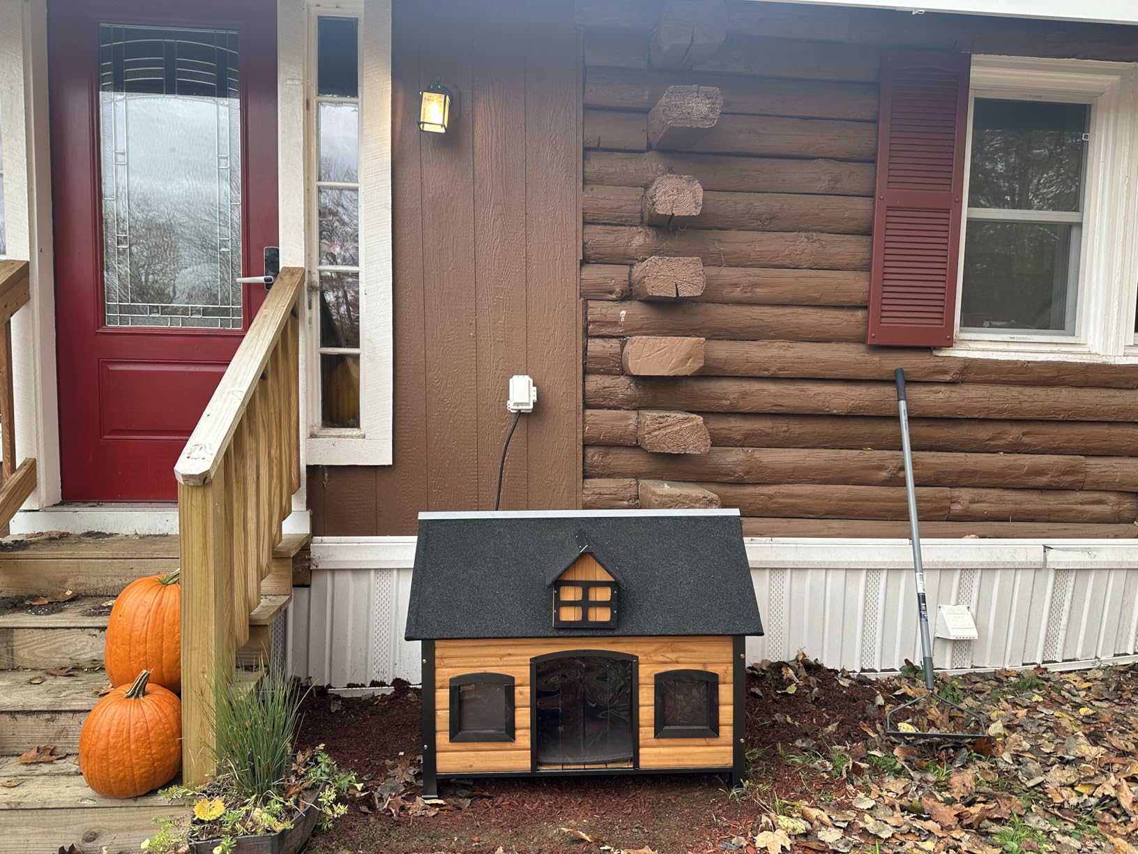 Heated Dog House with Insulated Liner Anti-Chewing Metal Frame Design Insulated Wooden Dog Kennel with Unique Design Roof, Weatherproof Dog House for Outdoor Indoor customer photo 1