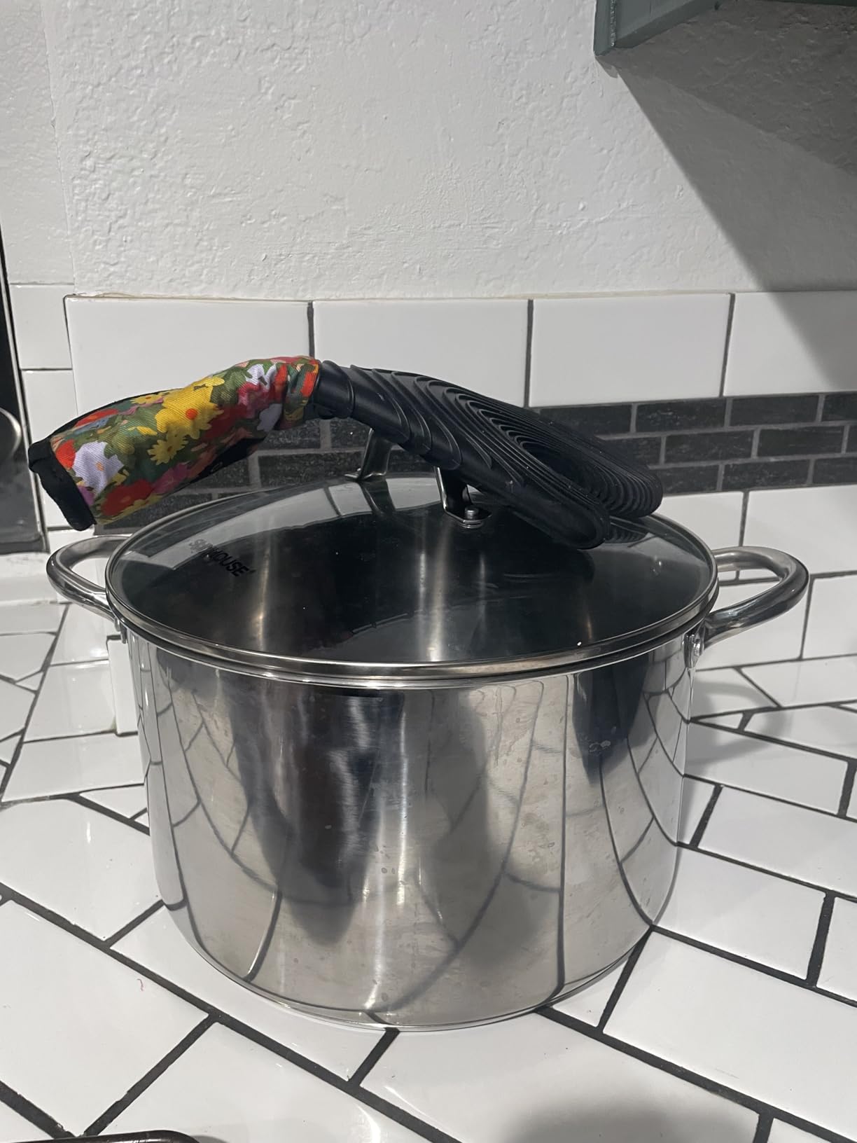 SUNHOUSE 12 Quart Stock Pot with Lid, Stainless Steel Large Pot for Cooking | Big Pots for Pasta, Soup - Stockpot for Canning, Seafood Boil with Impact Bonded Base - Oven Safe & Induction Compatible customer photo 1