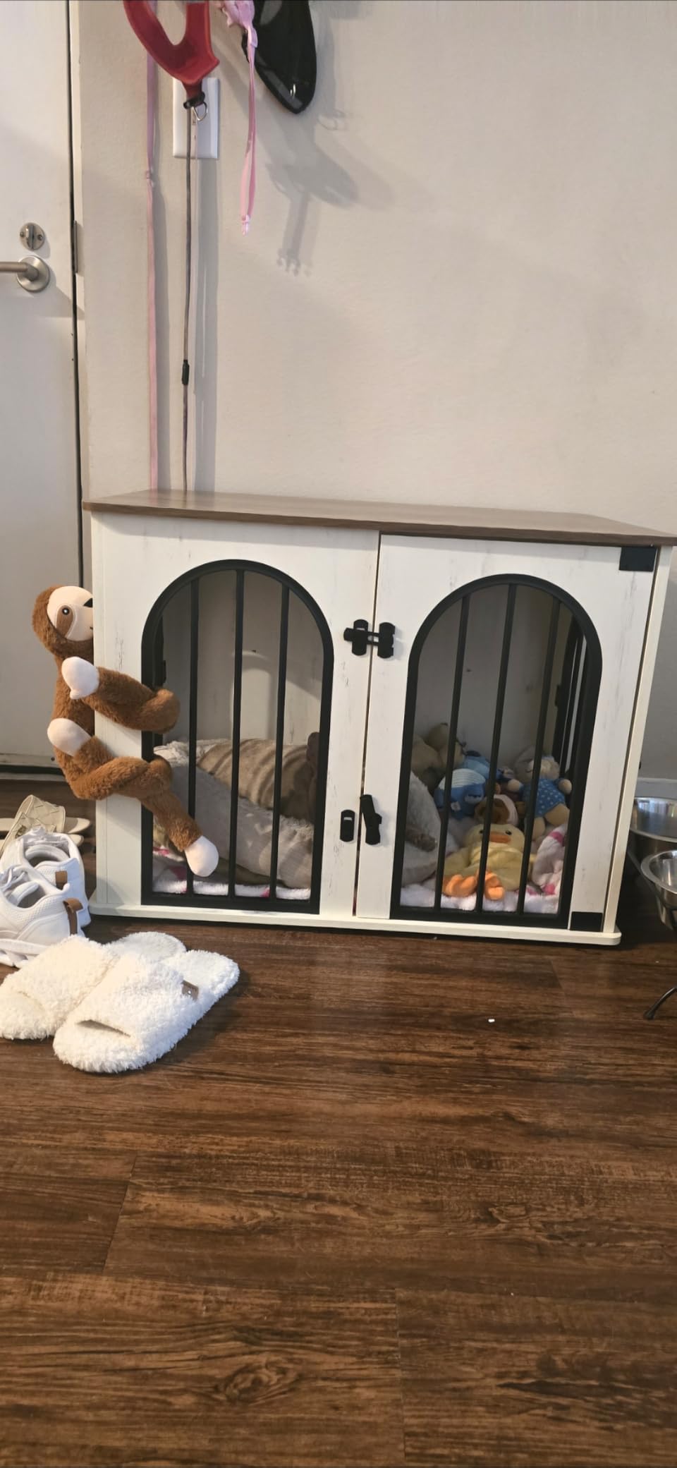 Hzuaneri 31.5'' Dog Crate Furniture, Dog Kennel Indoor for Small/Medium Dogs | Dog Kennel Furniture Wooden Dog Cage Heavy Duty Dog Crate Decorative Pet House End Side Table TV Stand, Rustic Brown customer photo 1