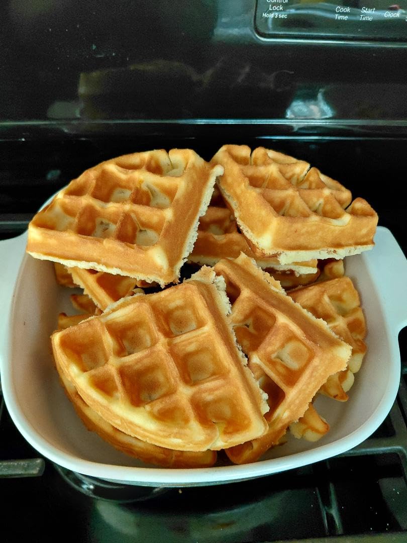 Hehinton 110V 1300W Commercial Belgian Waffle Maker, 180 Degree Rotatable Waffle Baker Machine with 122-572F Temp Control customer photo 1