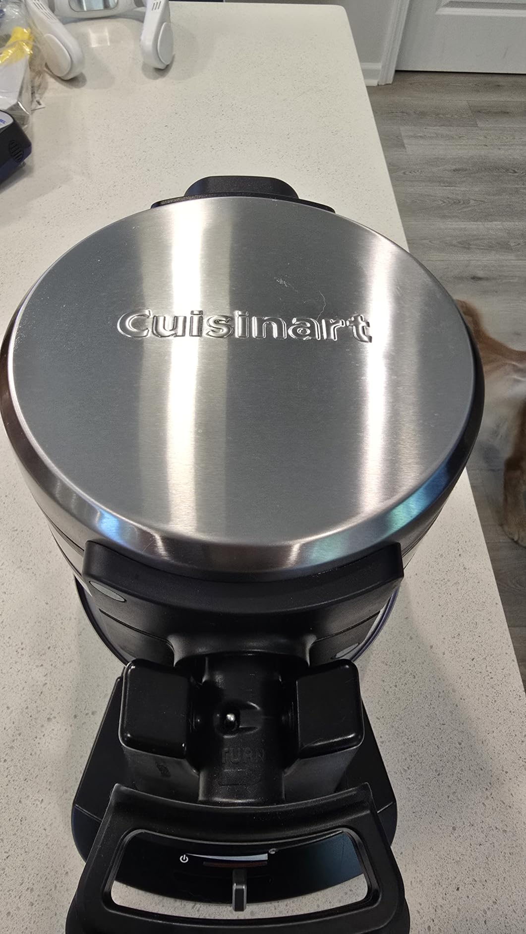 Cuisinart Double Flip Belgian Waffle Maker, Stainless Steel, 1400W (WAF-F40NAS) customer photo 1