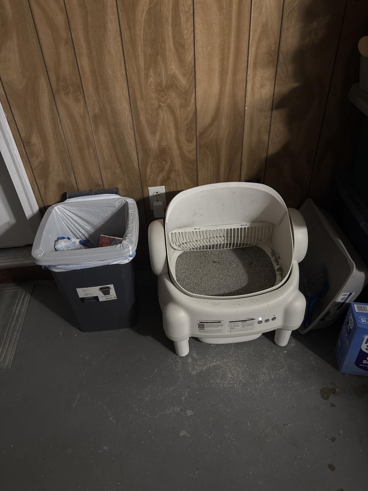 Self Cleaning Litter Box, Open Top Automatic Litter Box with App Control for Multiple Cats, Safety Sensors Protection, Odor Control Includes 2 Roll Liners, Large Waste Bin, Cream White customer photo 2